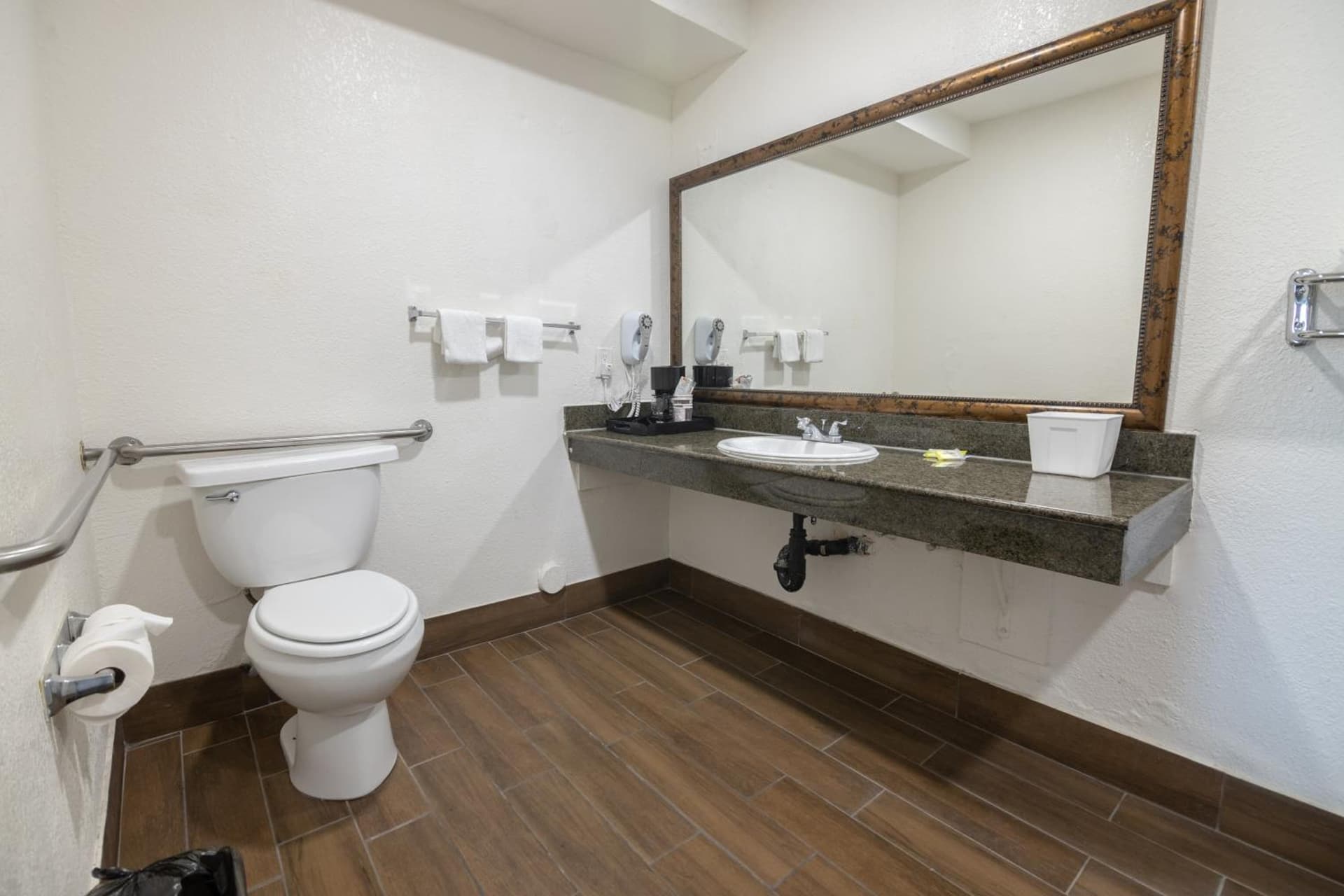 Hospitality Inn gallery photo in San Bernardino, CA — image 33