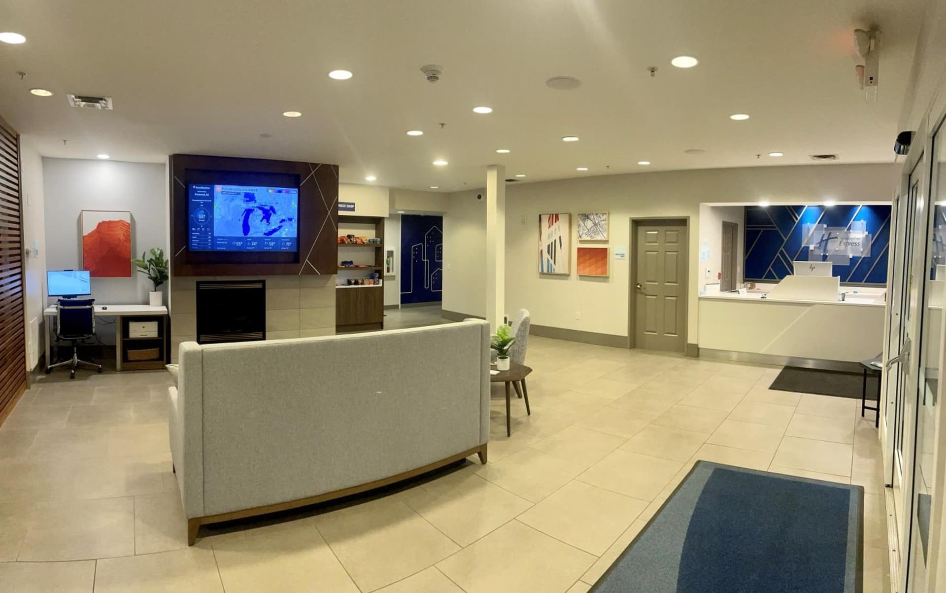 Holiday Inn Express & Suites Marquette by IHG property views in Marquette, MI — gallery photo 3