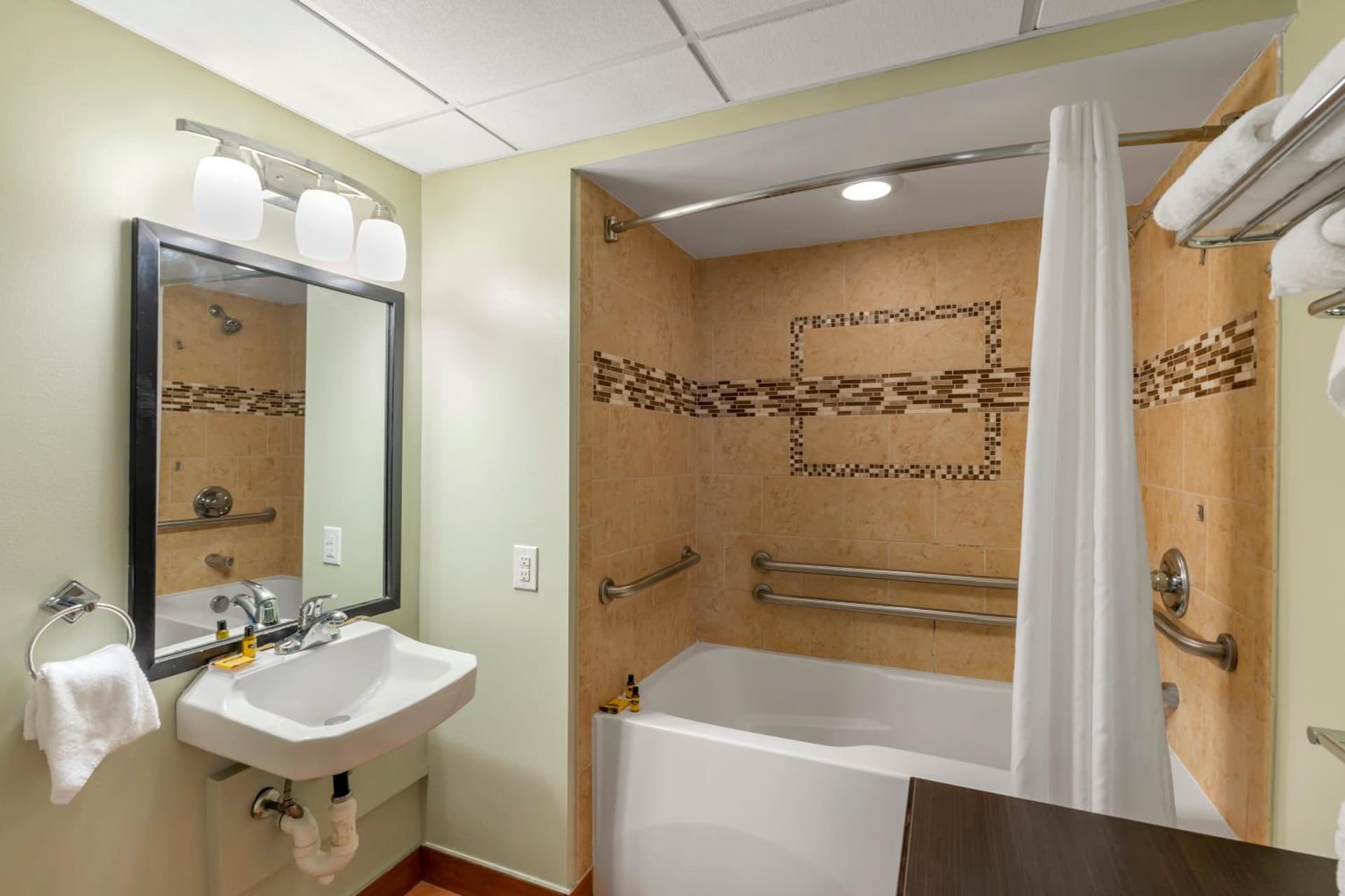 Sandcastle Resort gallery photo in Virginia Beach, VA — image 44