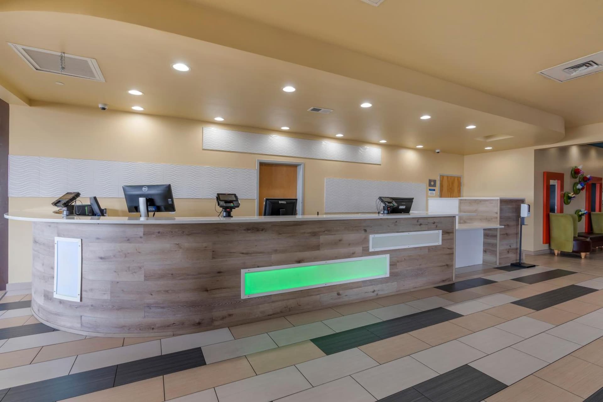 Sandcastle Resort gallery photo in Virginia Beach, VA — image 53