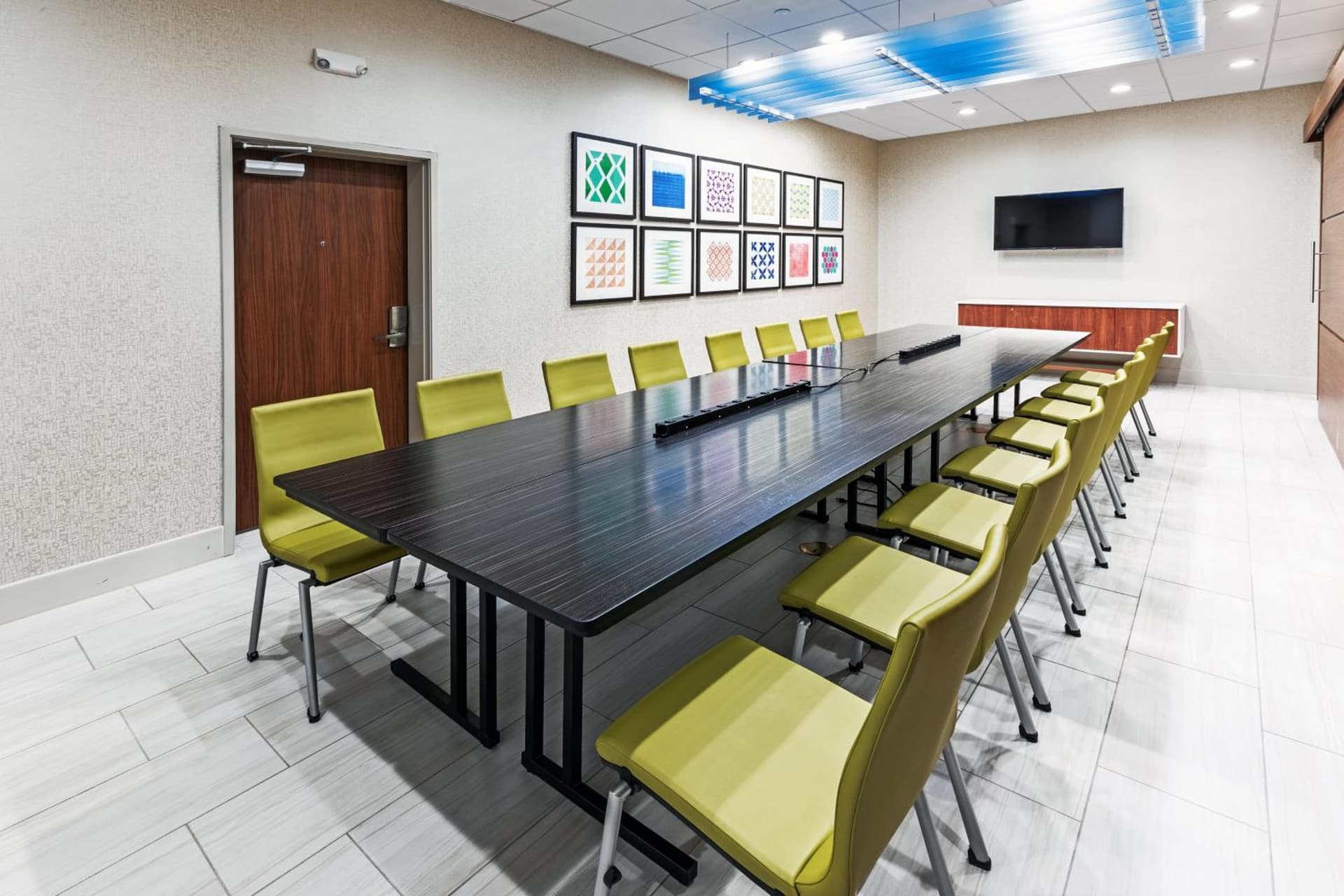 Holiday Inn Express & Suites - Stafford NW - Sugar Land by IHG gallery photo in Stafford, TX — image 11