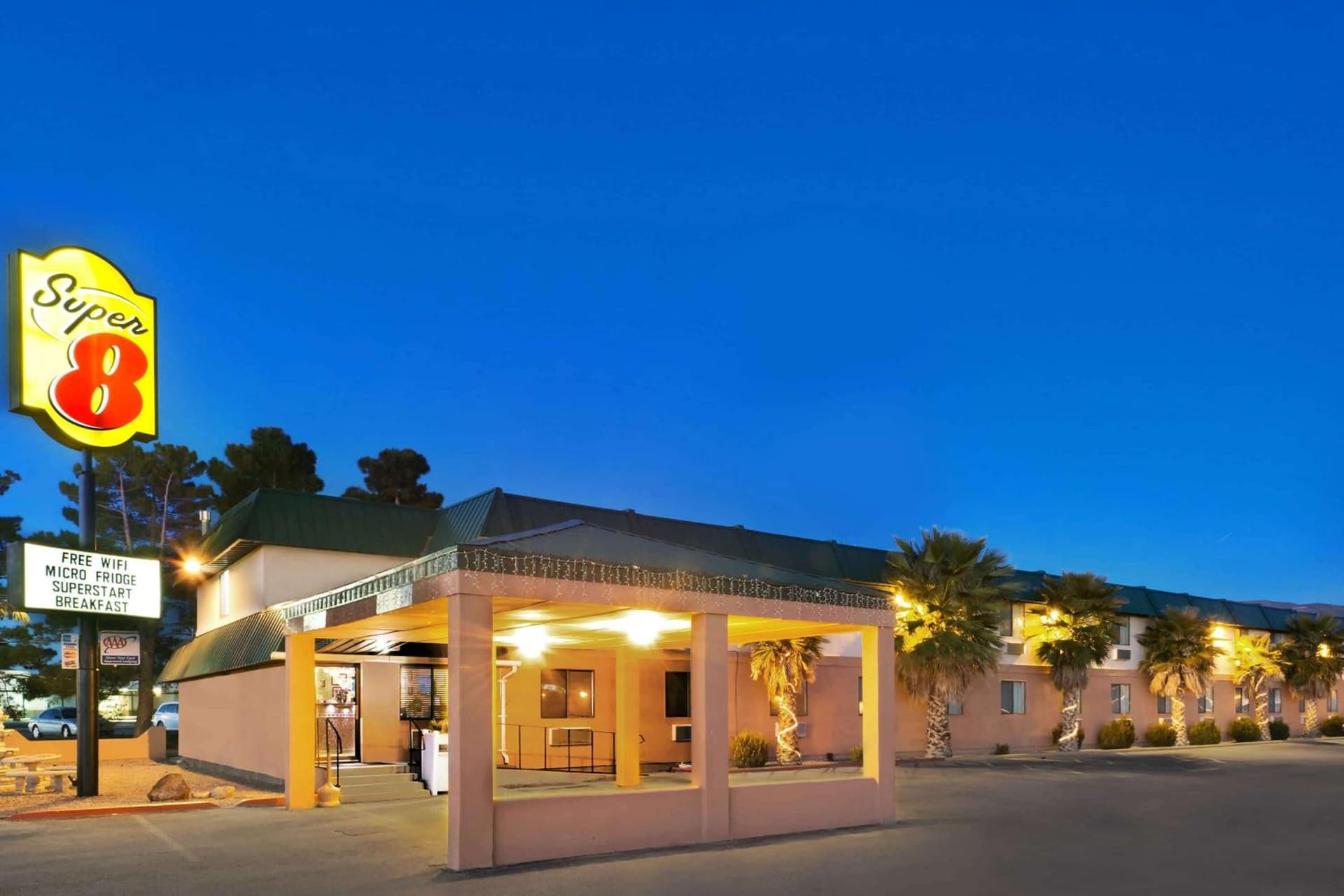 Super 8 by Wyndham Alamogordo - White Sands property views in Alamogordo, NM — gallery photo 3