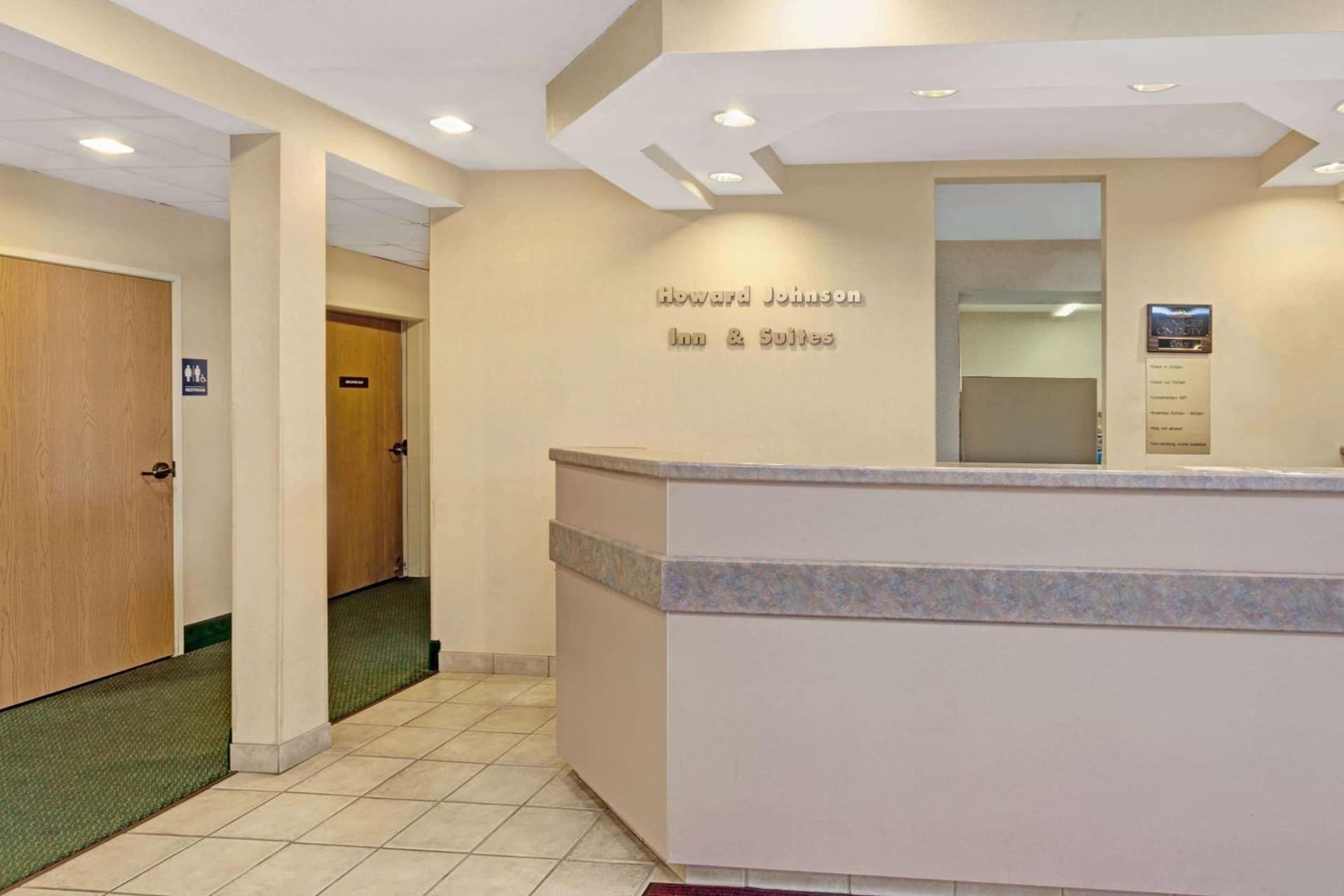 Red Lion Inn & Suites Elk Grove Village interior in Elk Grove Village, IL — gallery photo 2