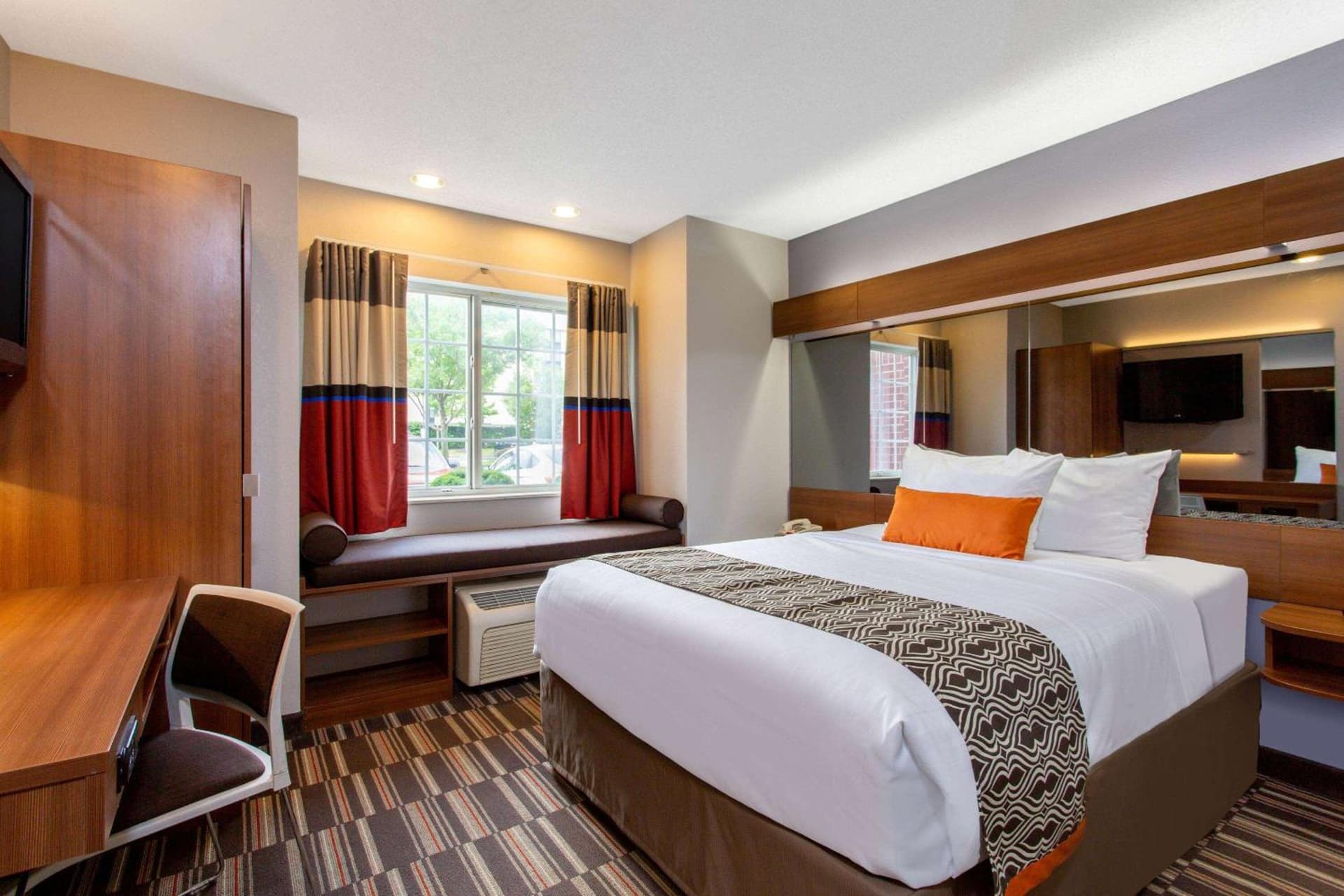 Microtel Inn & Suites by Wyndham Philadelphia Airport property views in Philadelphia, PA — gallery photo 3