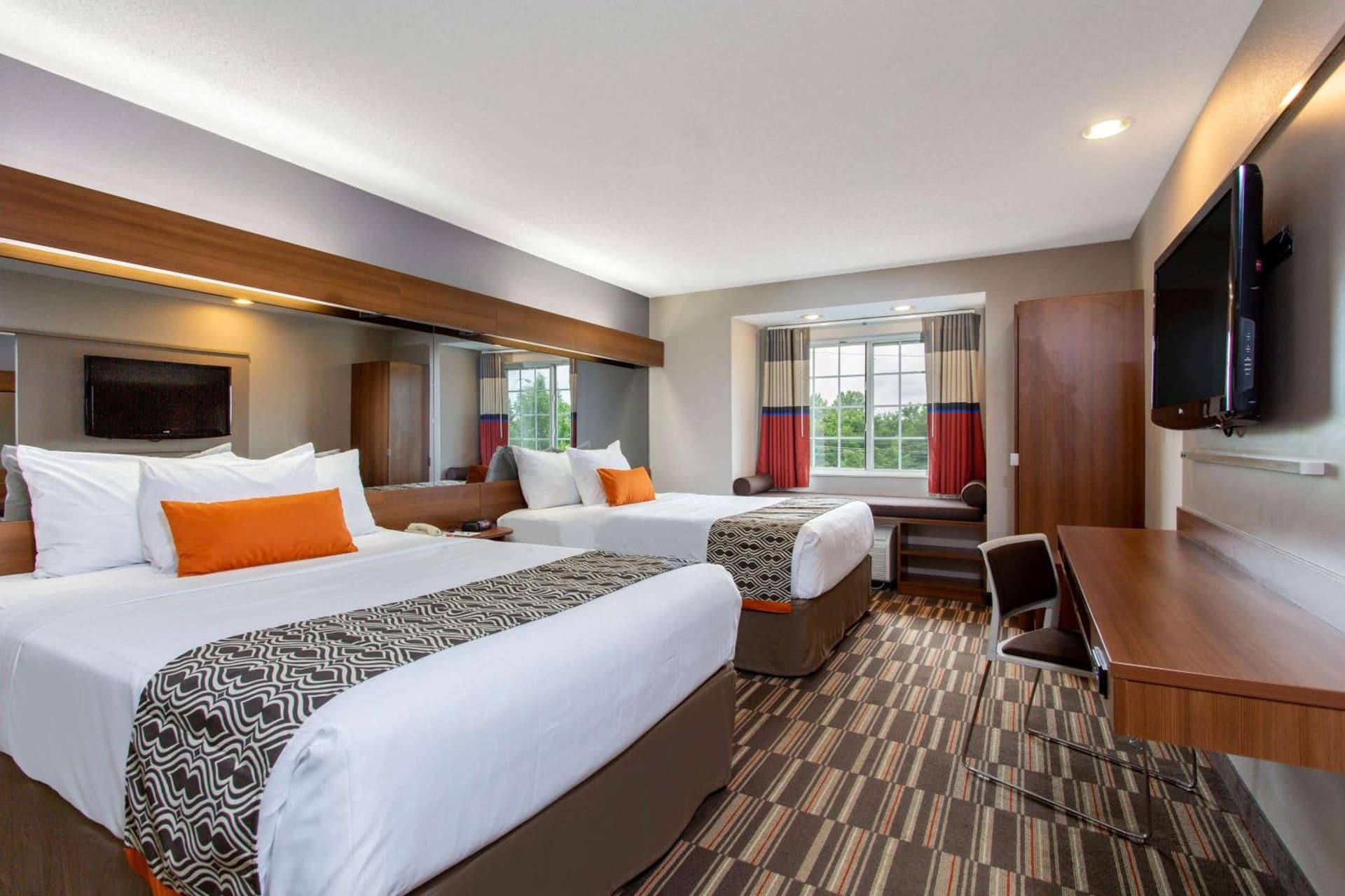 Microtel Inn & Suites by Wyndham Philadelphia Airport interior in Philadelphia, PA — gallery photo 2