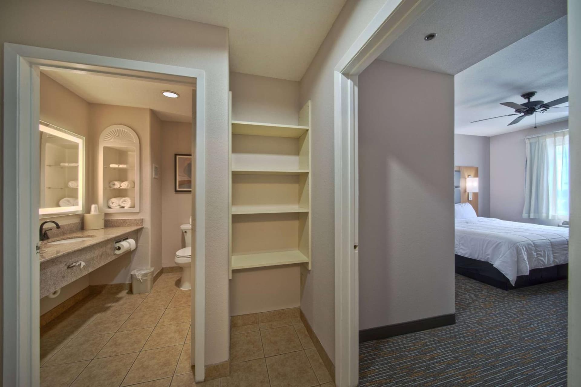 Wingate by Wyndham Houston Bush Intercontinental Airport gallery photo in Houston, TX — image 13