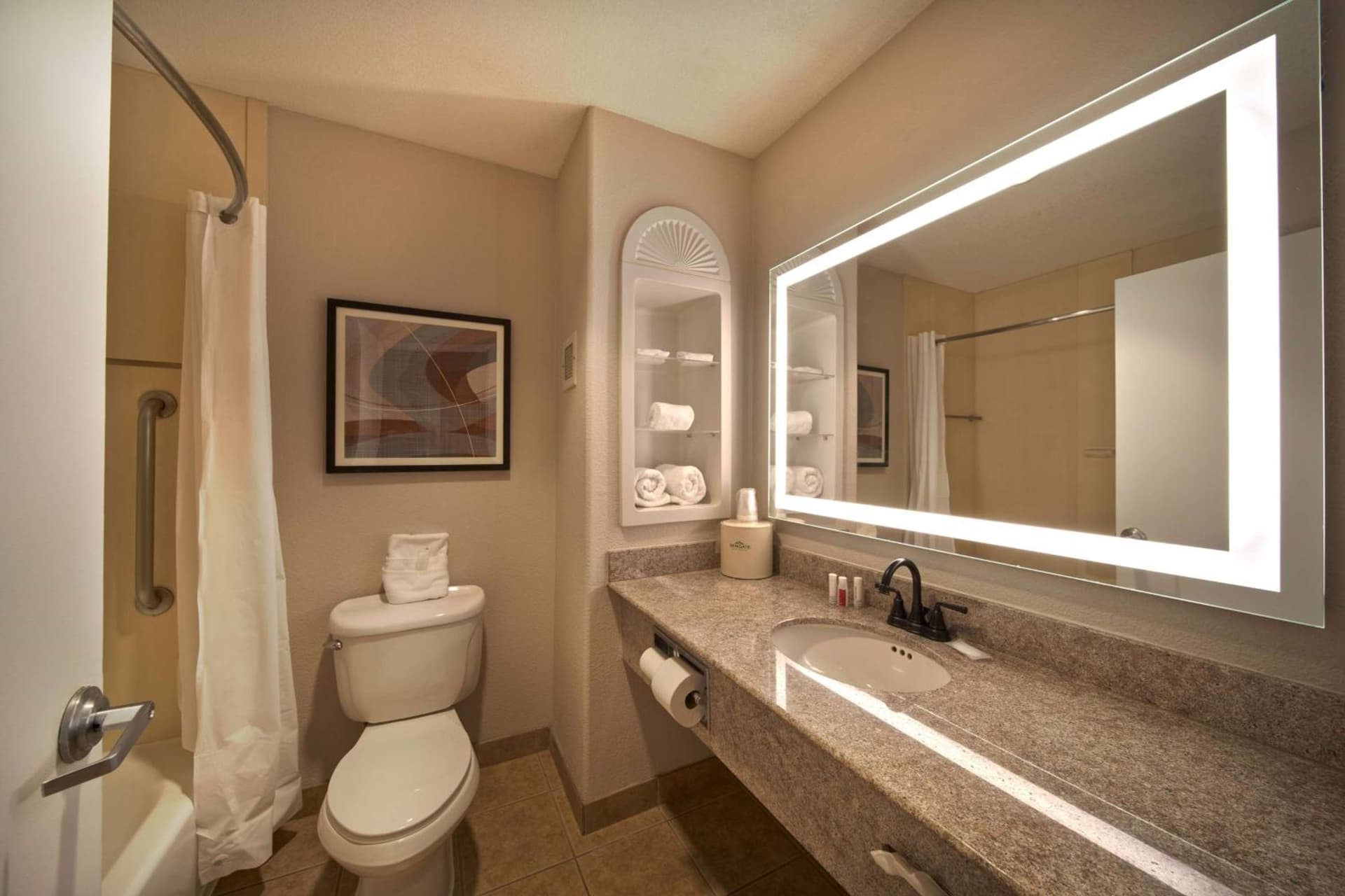 Wingate by Wyndham Houston Bush Intercontinental Airport property views in Houston, TX — gallery photo 3