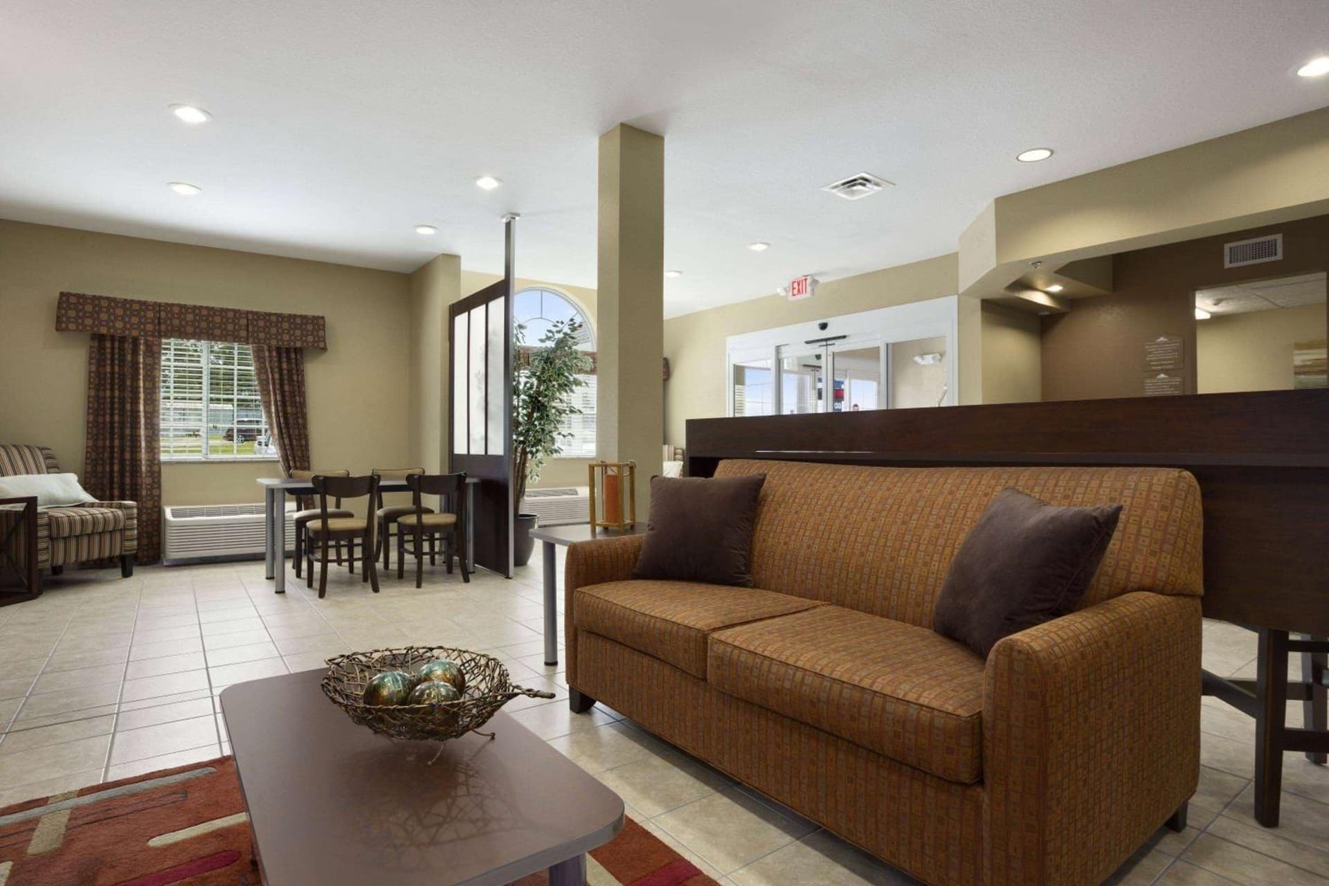 Microtel Inn and Suites Carrollton interior in Carrollton, OH — gallery photo 2