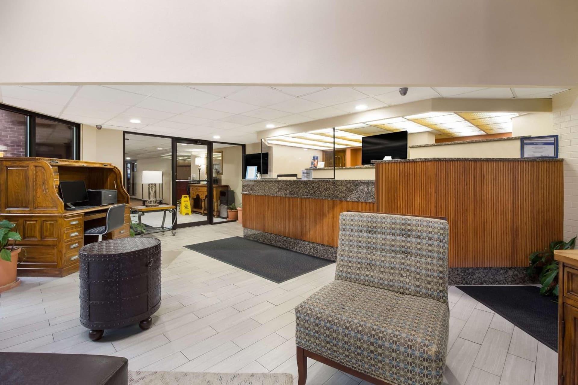 Best Western Braddock Inn property views in La Vale, MD — gallery photo 3