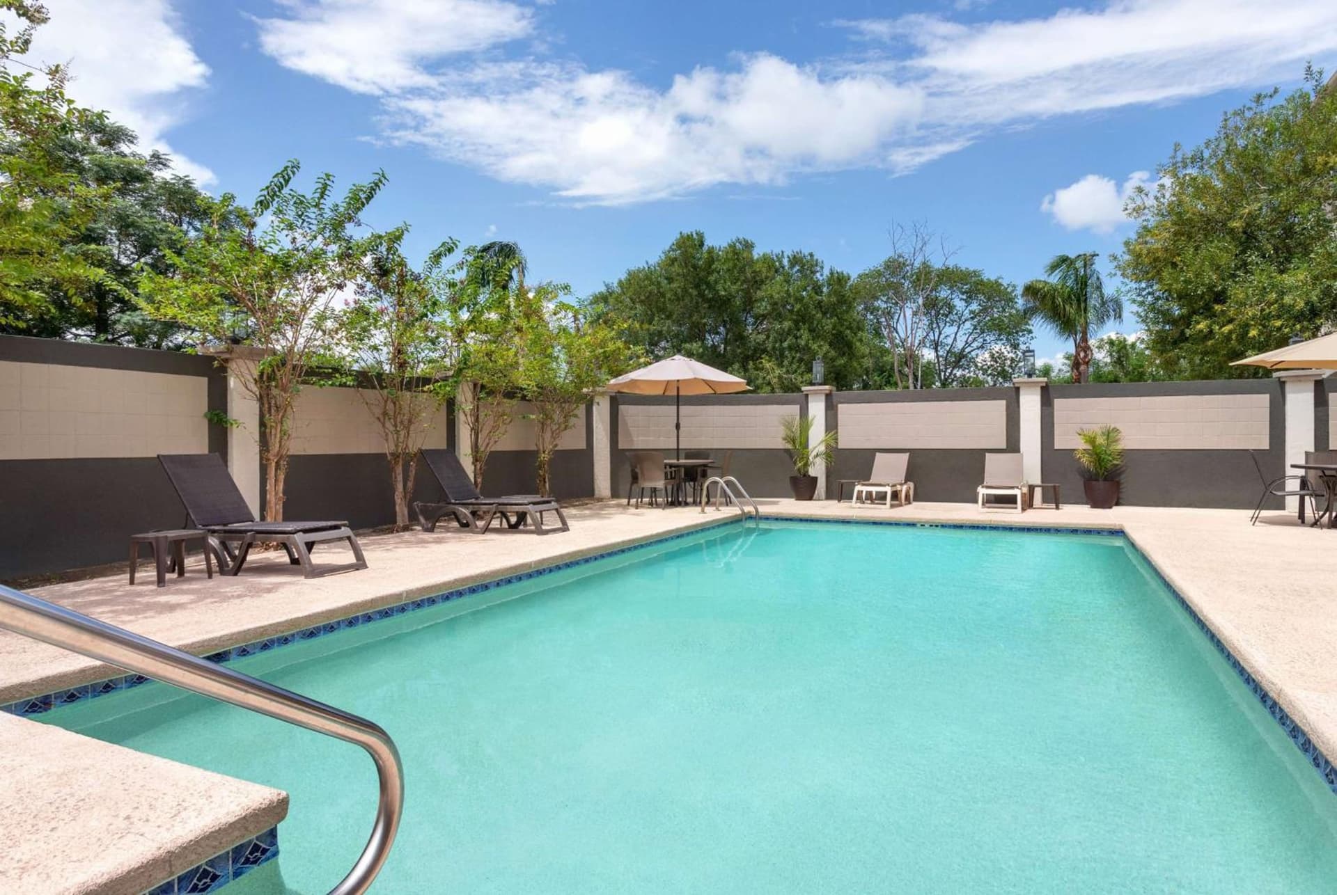 La Quinta by Wyndham Brownsville North gallery photo in Brownsville, TX — image 77