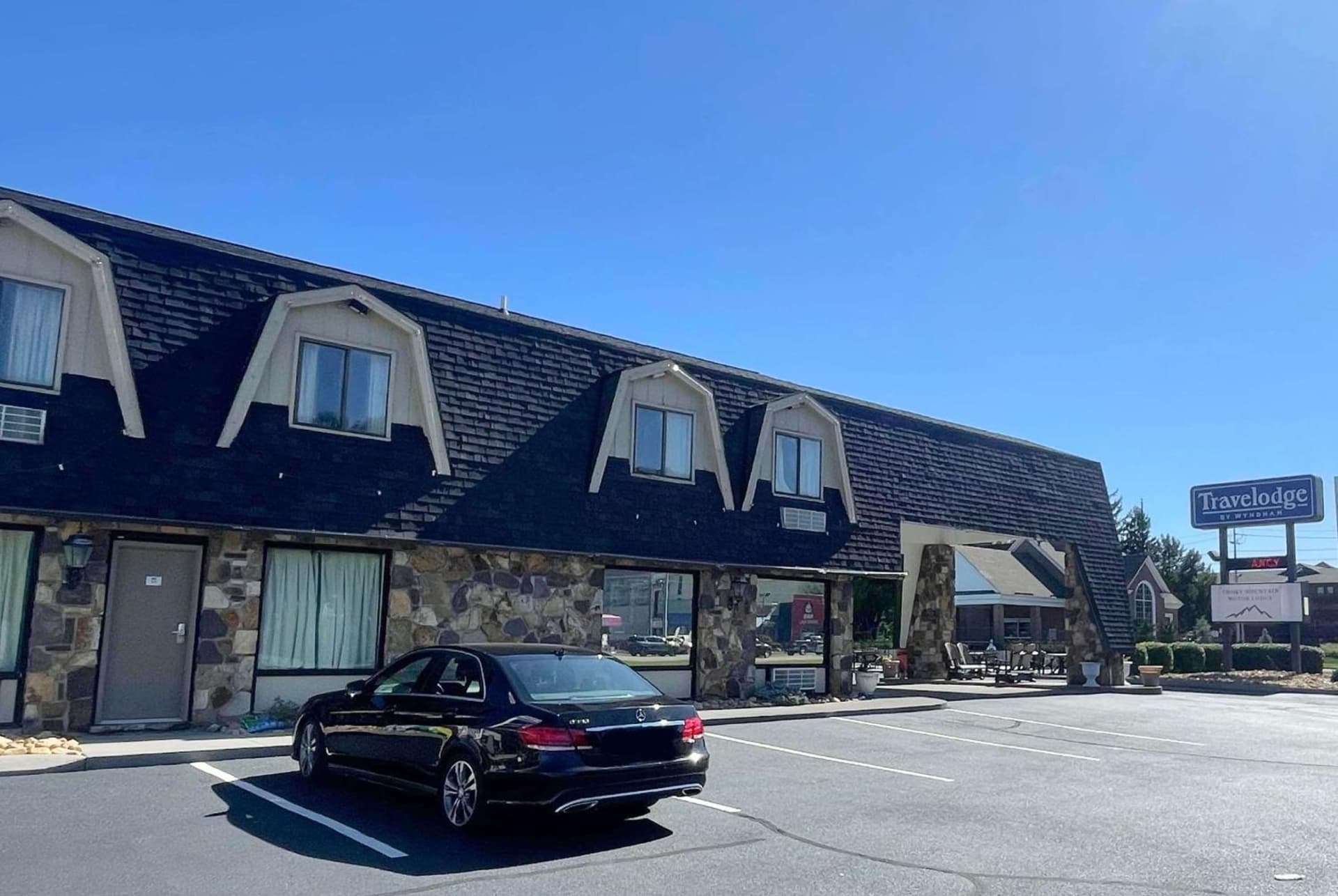 Travelodge by Wyndham Pigeon Forge Dollywood Lane featured exterior or lobby in Pigeon Forge, TN — similar hotel