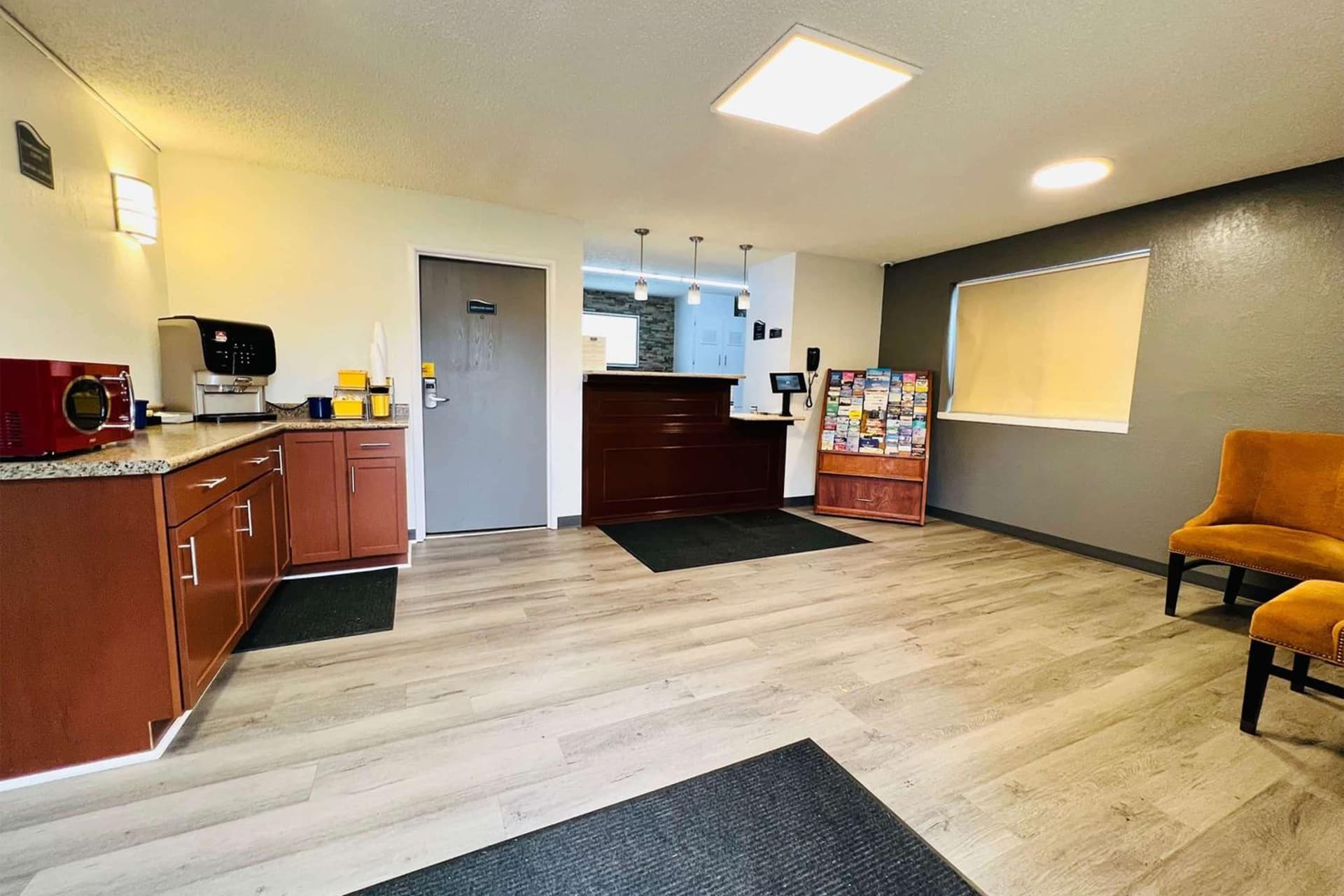Super 8 by Wyndham Benton Harbor St Joseph interior in Benton Harbor, MI — gallery photo 2