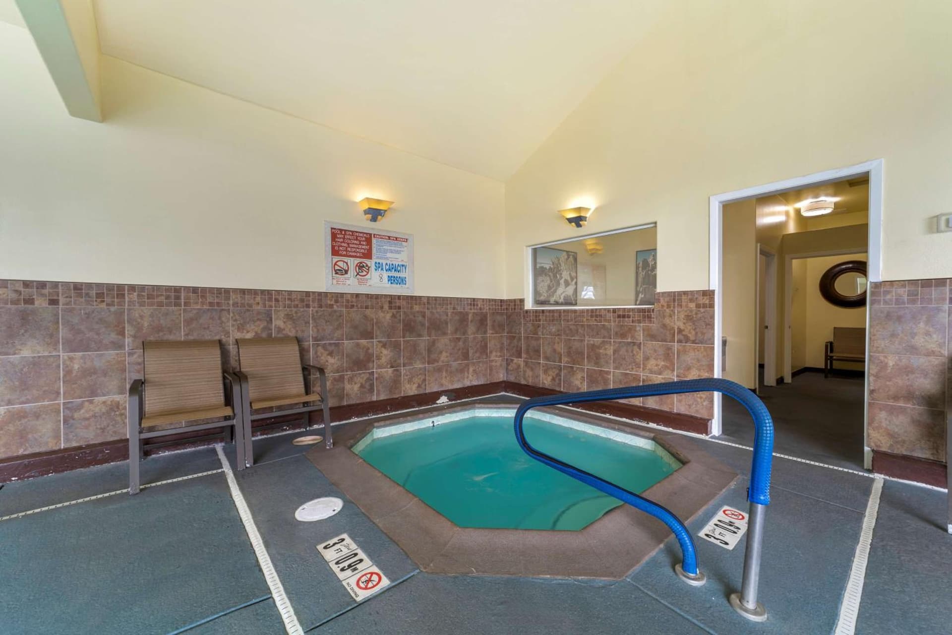 Best Western Plus Northwoods Inn interior in Crescent City, CA — gallery photo 2