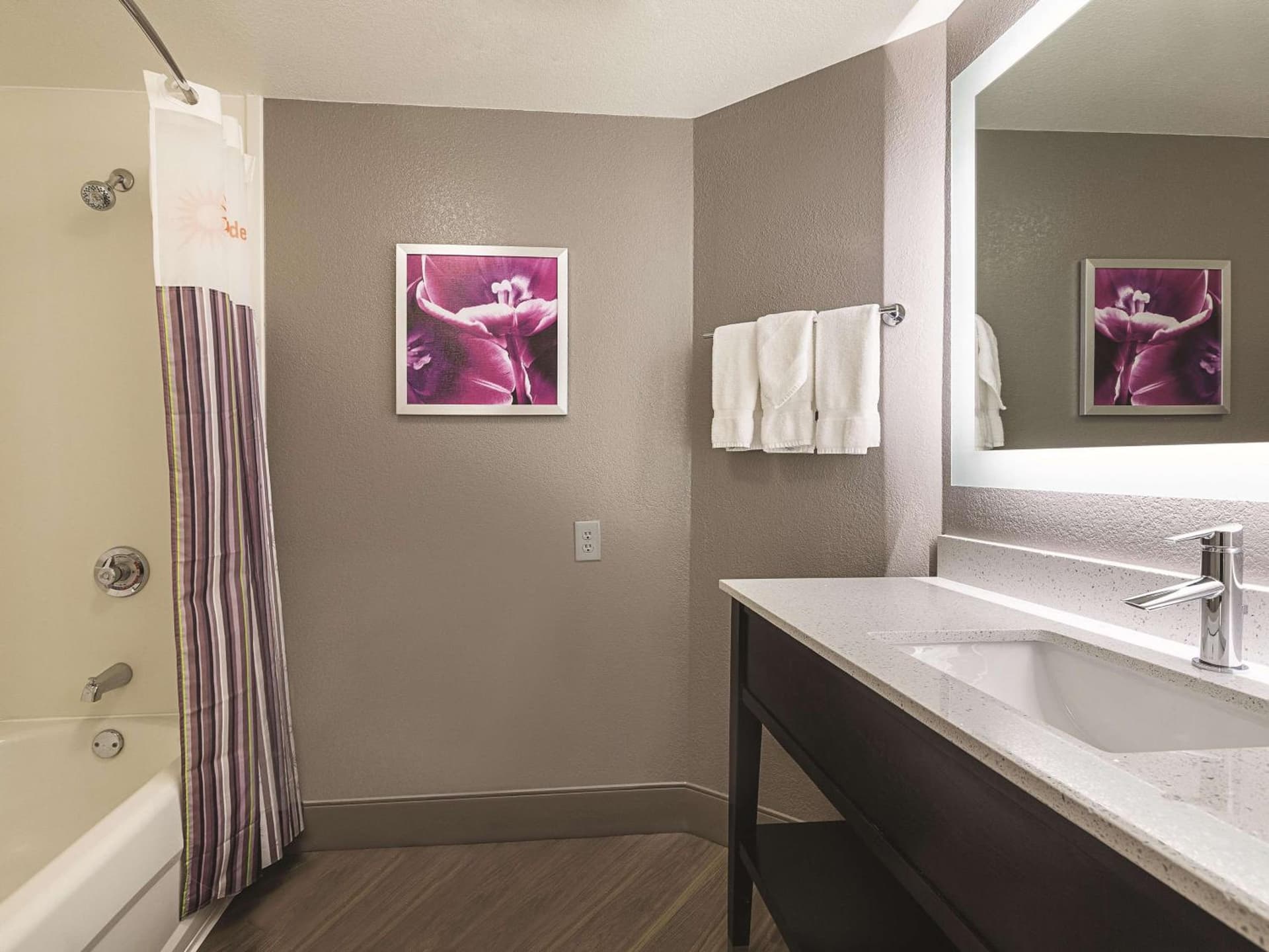 La Quinta by Wyndham Dallas Plano West gallery photo in Plano, TX — image 30