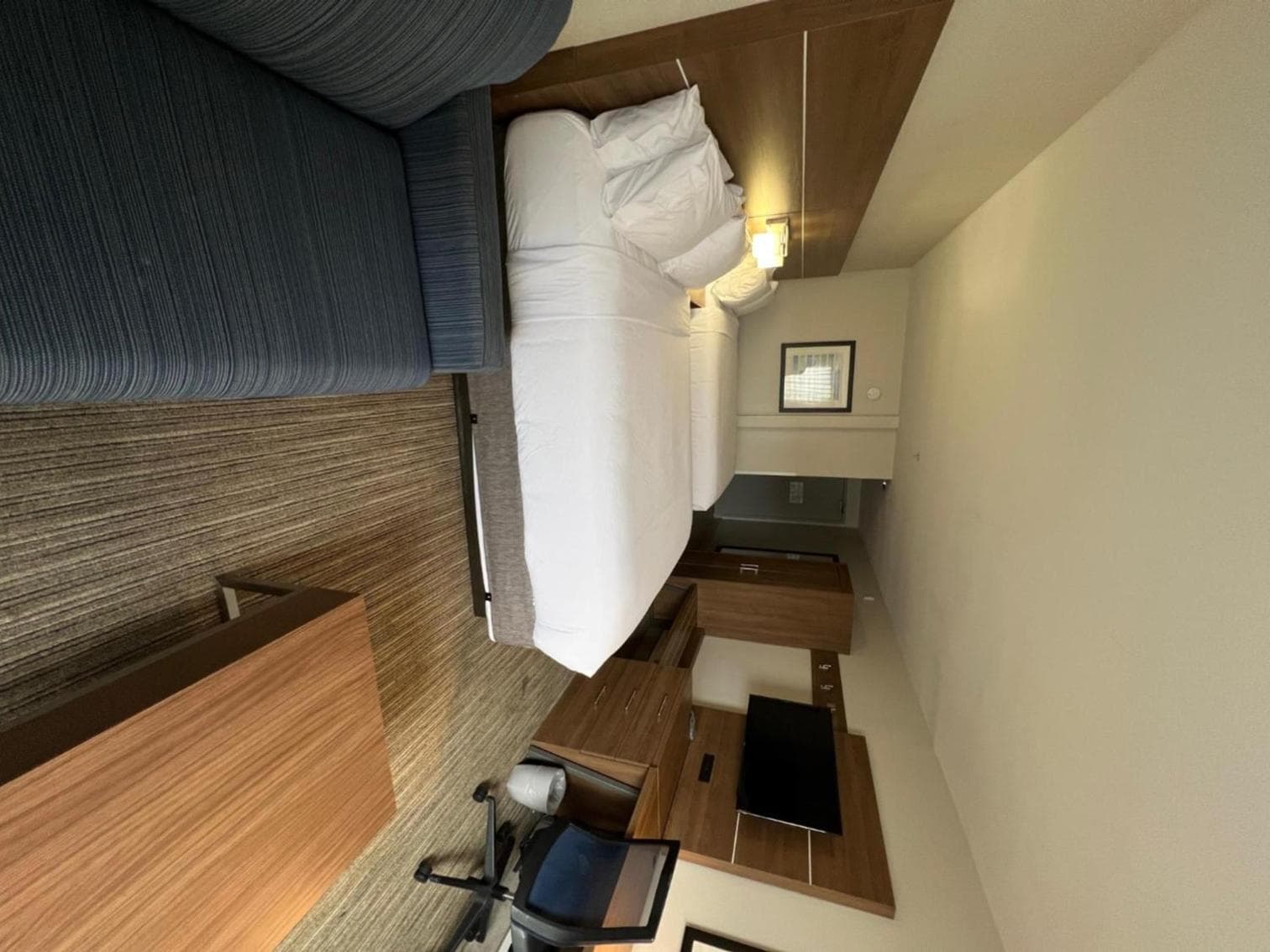 Holiday Inn Express Hotel & Suites Lake Elsinore by IHG gallery photo in Lake Elsinore, CA — image 4