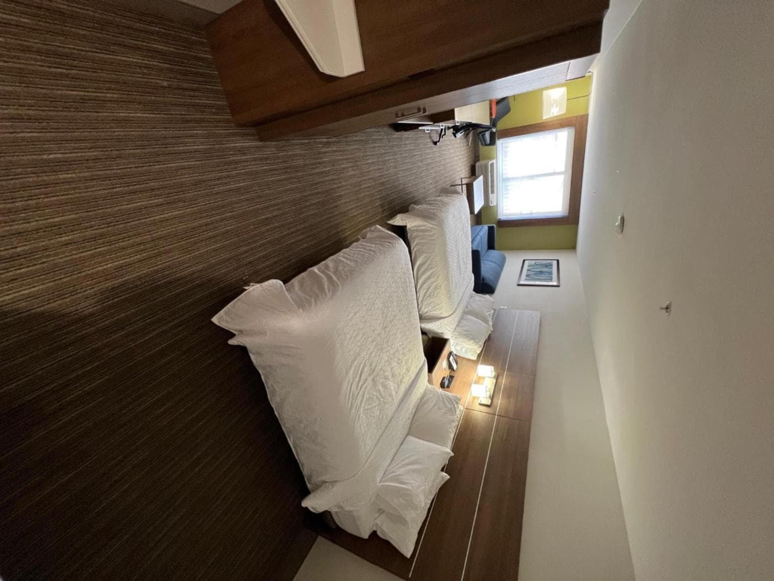 Holiday Inn Express Hotel & Suites Lake Elsinore by IHG gallery photo in Lake Elsinore, CA — image 28