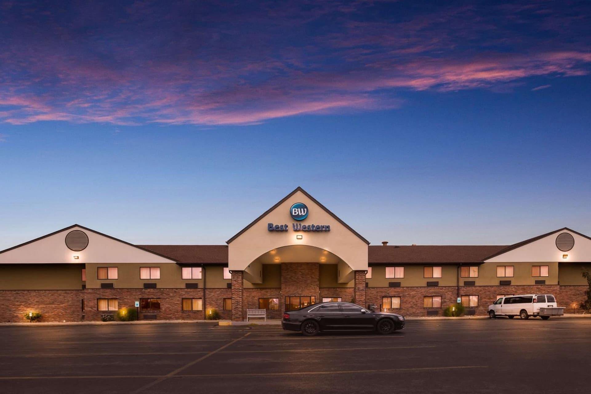 Best Western Kendallville Inn interior in Kendallville, IN — gallery photo 2