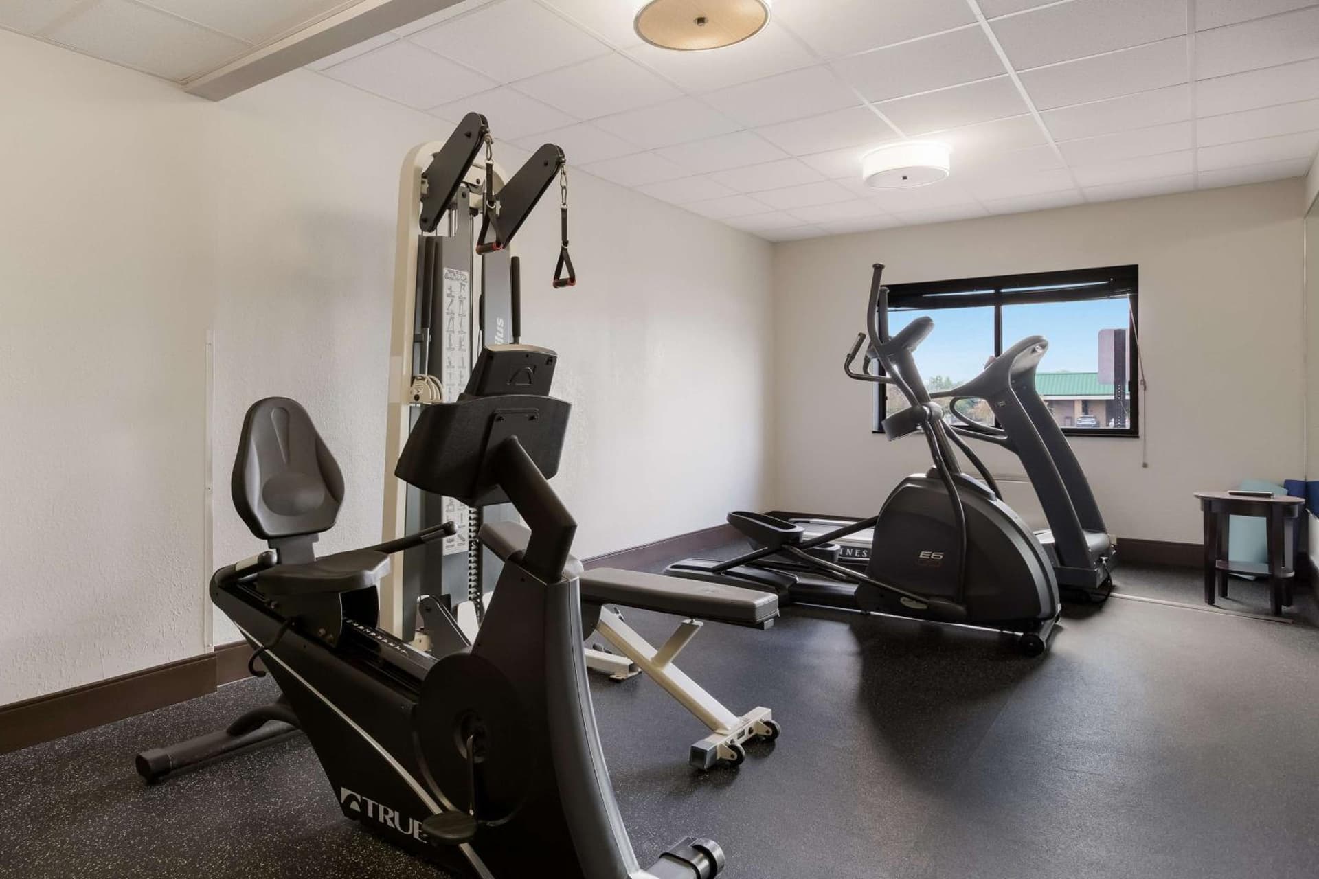 Best Western Kendallville Inn gallery photo in Kendallville, IN — image 32