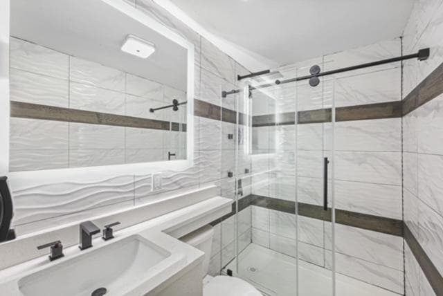 Hotel OPUS Bronx Near Bay Plaza Mall property views in Bronx, NY — gallery photo 3