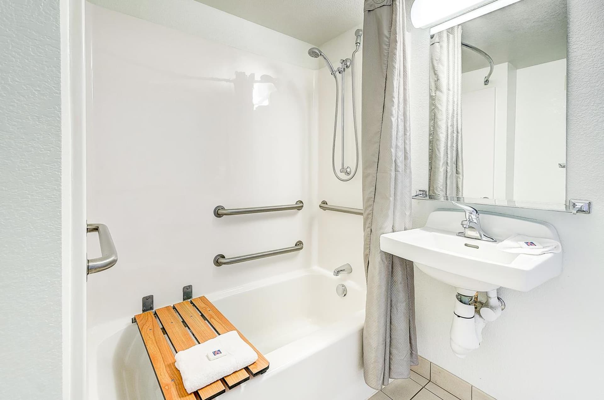 Motel 6 Thornton gallery photo in Thornton, CO — image 31