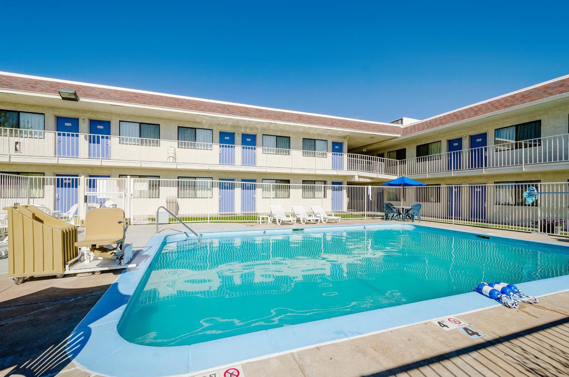Motel 6 Thornton gallery photo in Thornton, CO — image 40