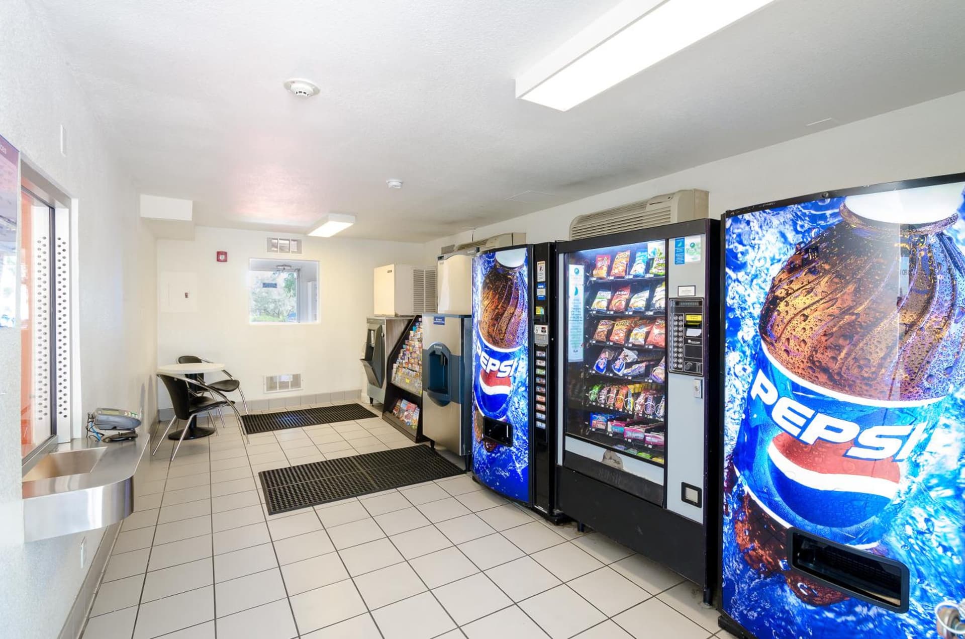 Motel 6 Thornton gallery photo in Thornton, CO — image 10