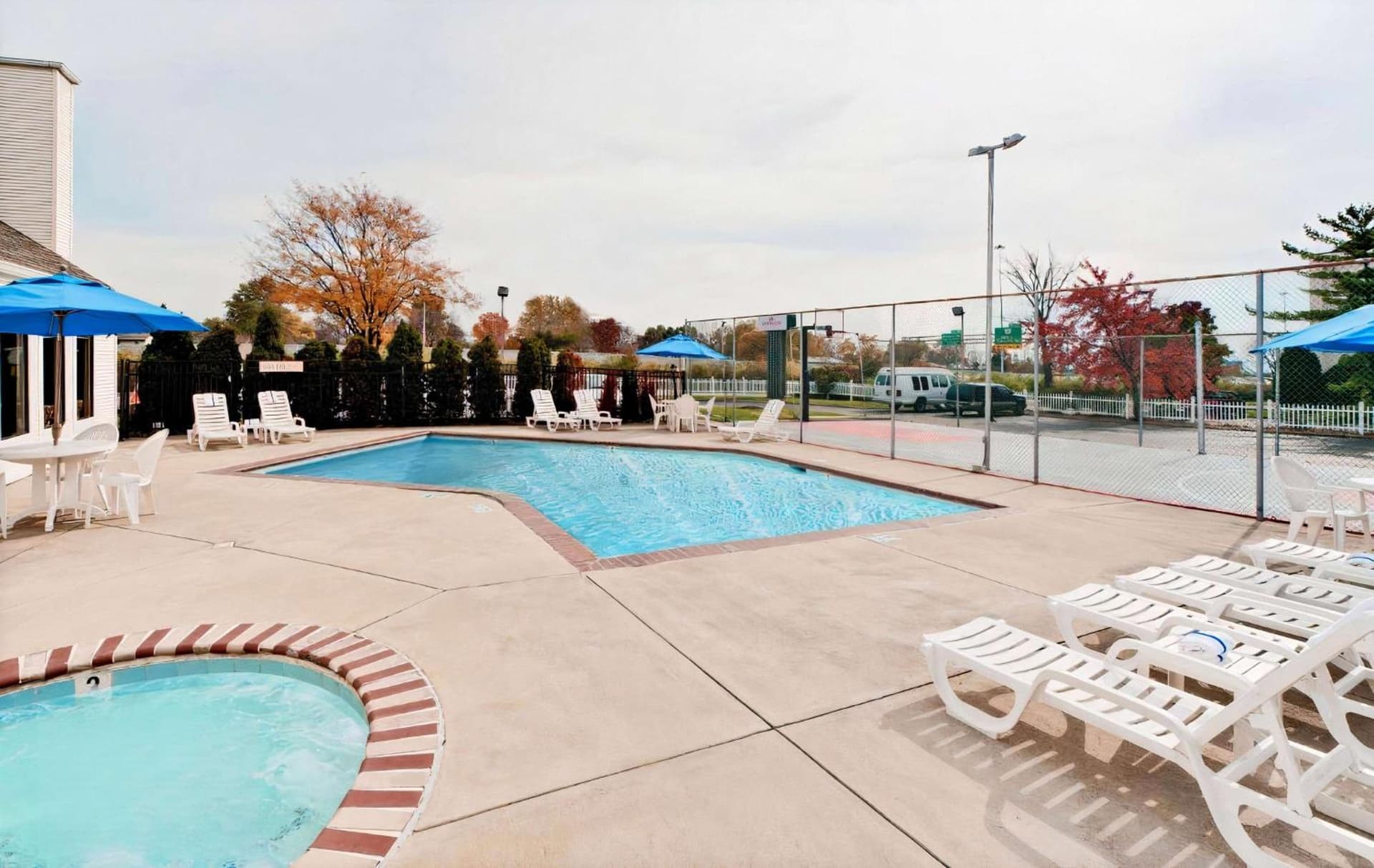 Hawthorn Extended Stay by Wyndham Columbus property views in Columbus, OH — gallery photo 3
