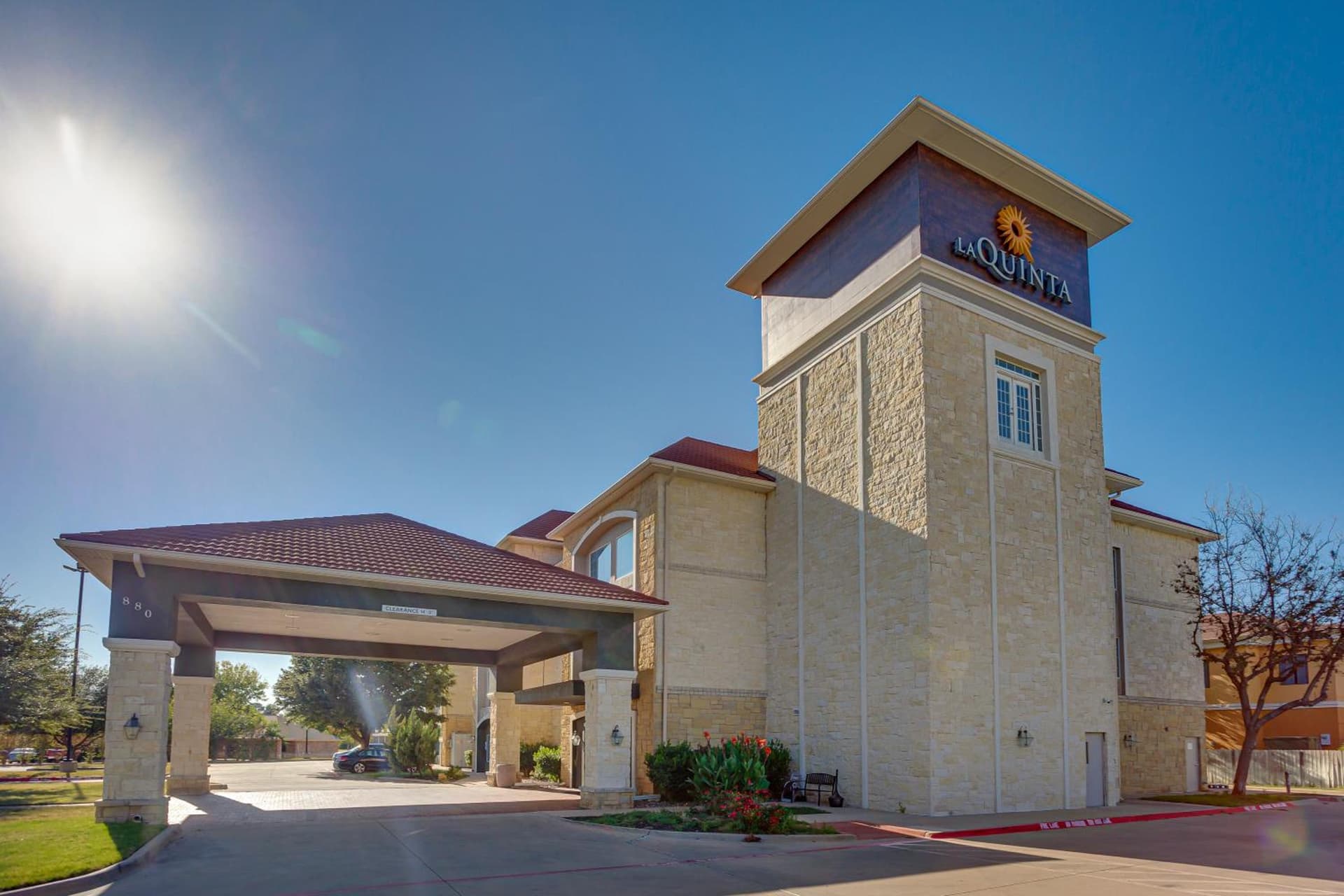 La Quinta by Wyndham Granbury featured exterior or lobby in Granbury, TX — similar hotel