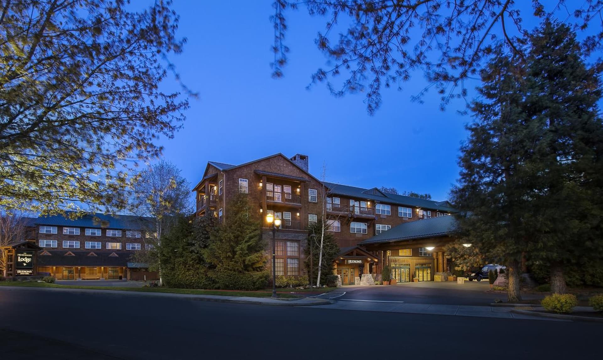 Heathman Lodge property views in Vancouver, WA — gallery photo 3