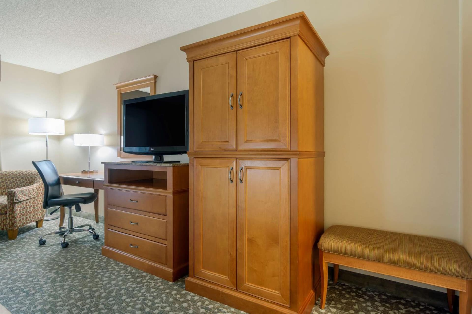 Best Western Plus Oak Harbor Hotel & Conference Center gallery photo in Oak Harbor, WA — image 39