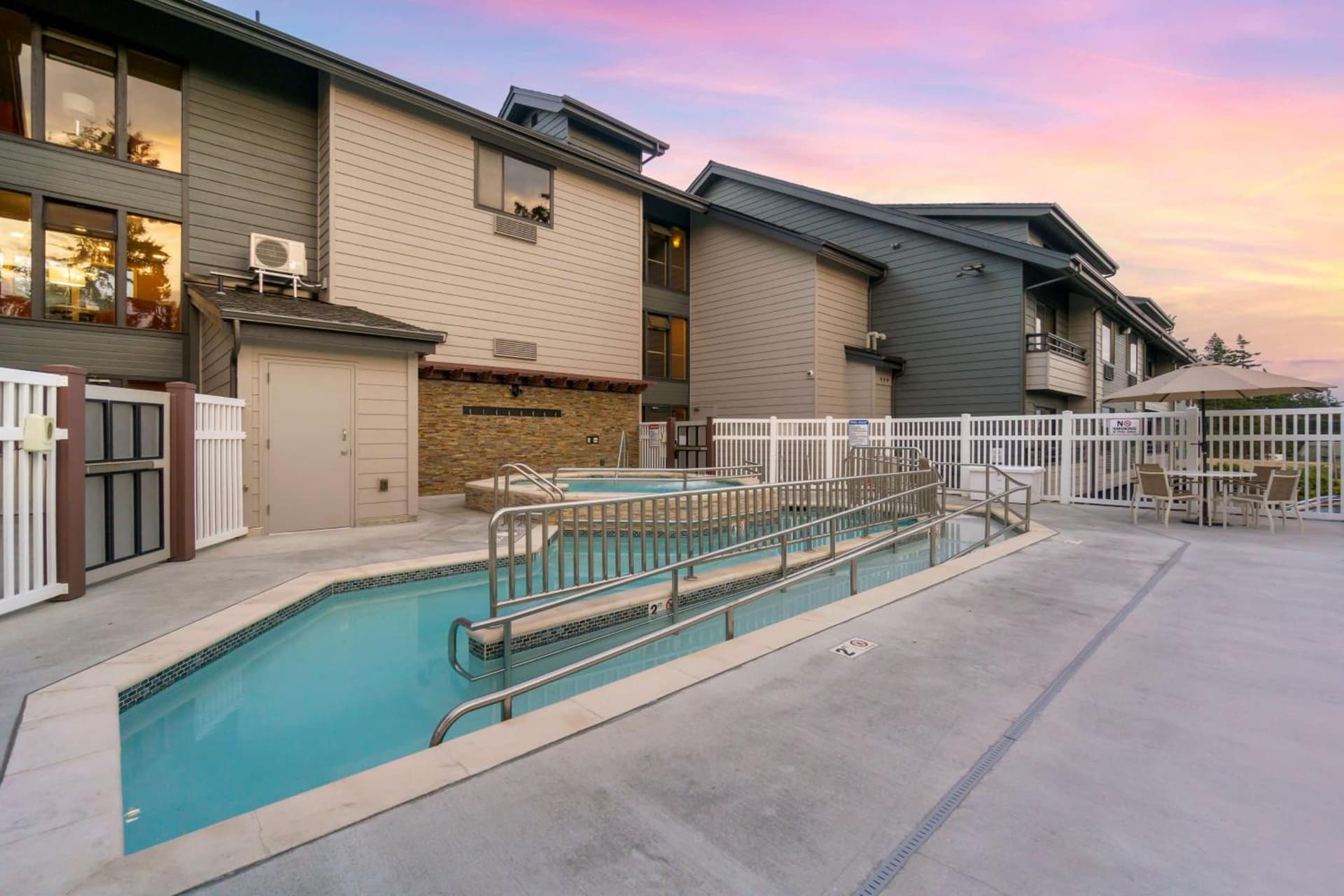 Best Western Plus Oak Harbor Hotel & Conference Center gallery photo in Oak Harbor, WA — image 24