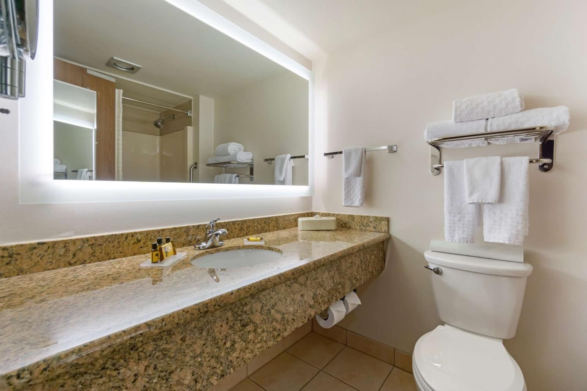 Best Western Plus Oak Harbor Hotel & Conference Center gallery photo in Oak Harbor, WA — image 4