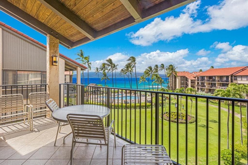 Maui Westside Presents: Papakea J401 Top floor Ocean Views featured exterior or lobby in Lahaina, HI — similar hotel