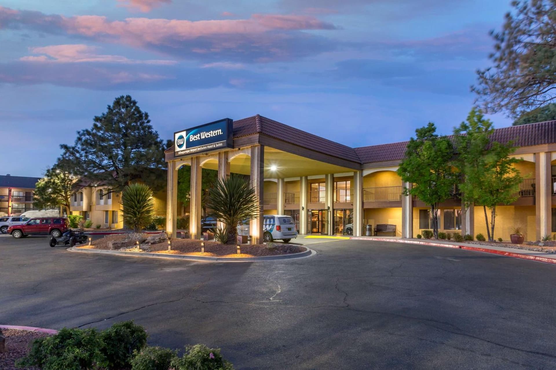 Best Western Airport Albuquerque InnSuites Hotel & Suites gallery photo in Albuquerque, NM — image 8