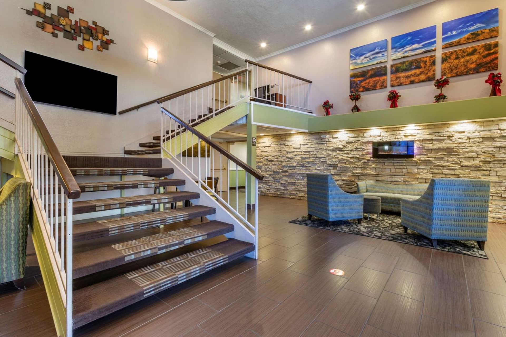 Best Western Airport Albuquerque InnSuites Hotel & Suites interior in Albuquerque, NM — gallery photo 2