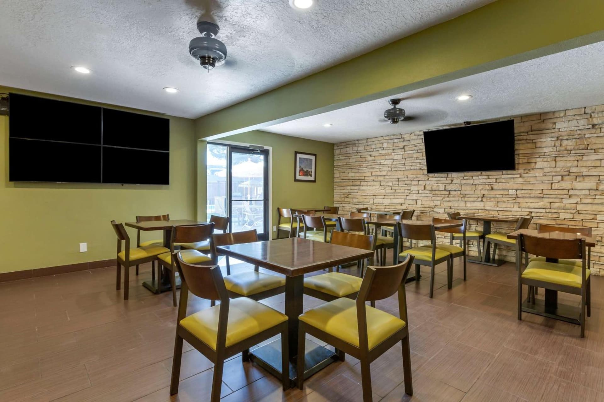 Best Western Airport Albuquerque InnSuites Hotel & Suites gallery photo in Albuquerque, NM — image 6
