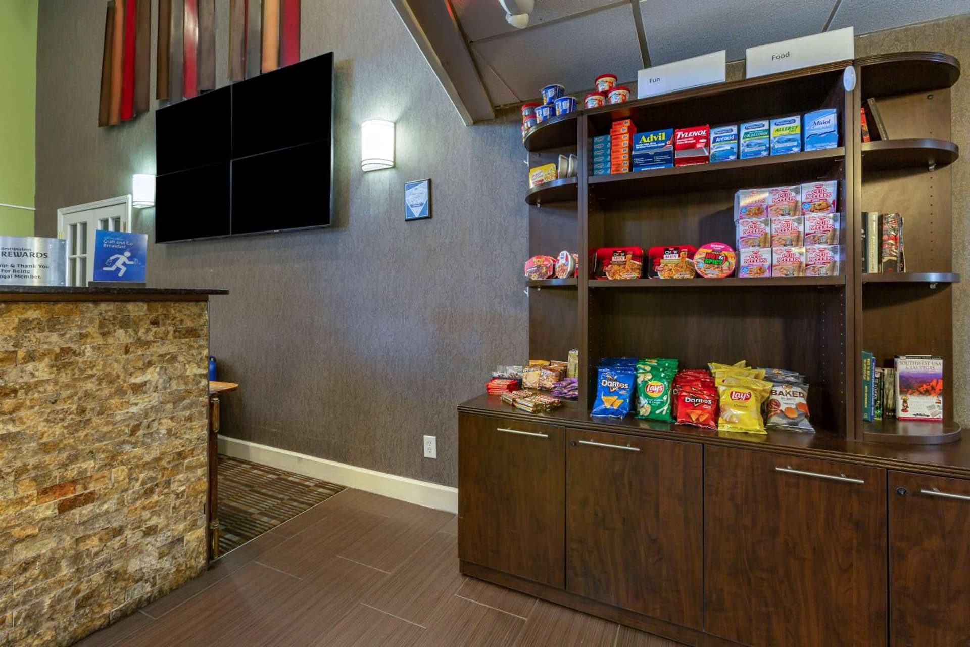 Best Western Airport Albuquerque InnSuites Hotel & Suites gallery photo in Albuquerque, NM — image 36