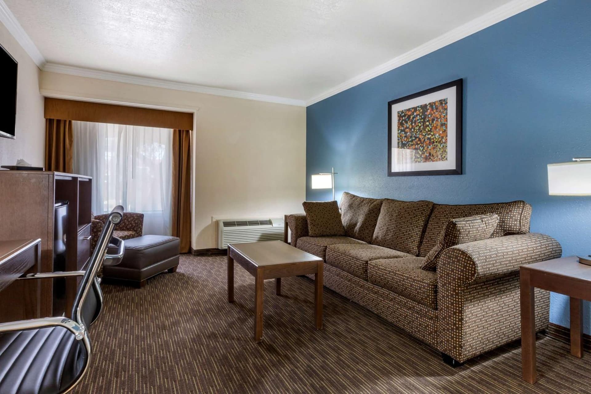 Best Western Airport Albuquerque InnSuites Hotel & Suites gallery photo in Albuquerque, NM — image 33