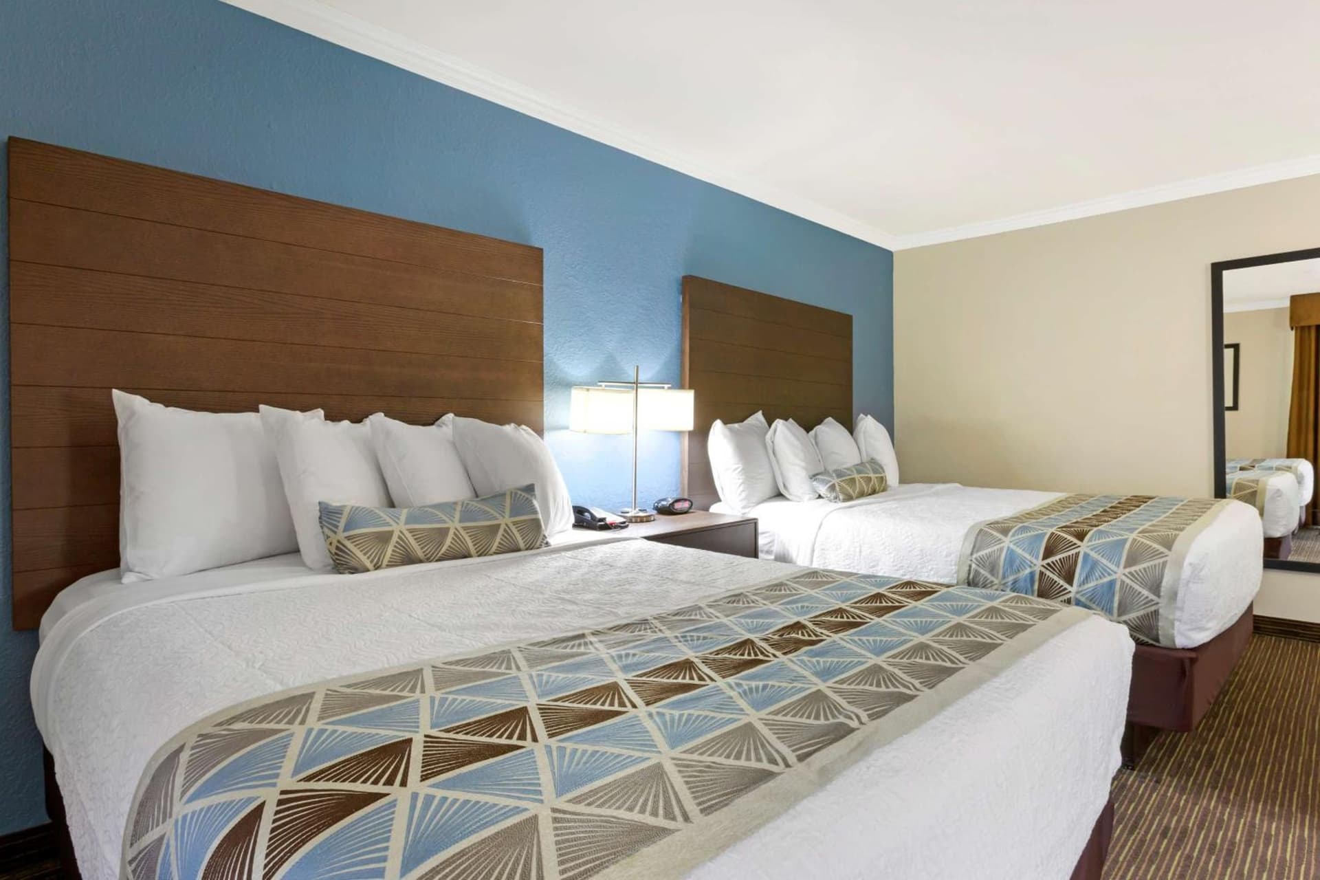 Best Western Airport Albuquerque InnSuites Hotel & Suites gallery photo in Albuquerque, NM — image 32