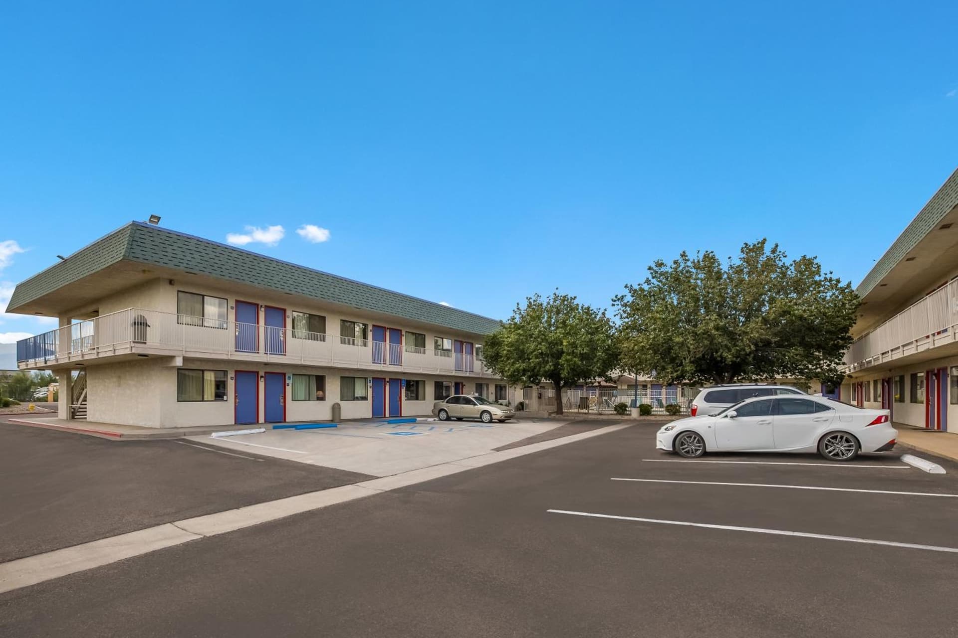 Knights Inn Sierra Vista / East Fry interior in Sierra Vista, AZ — gallery photo 2