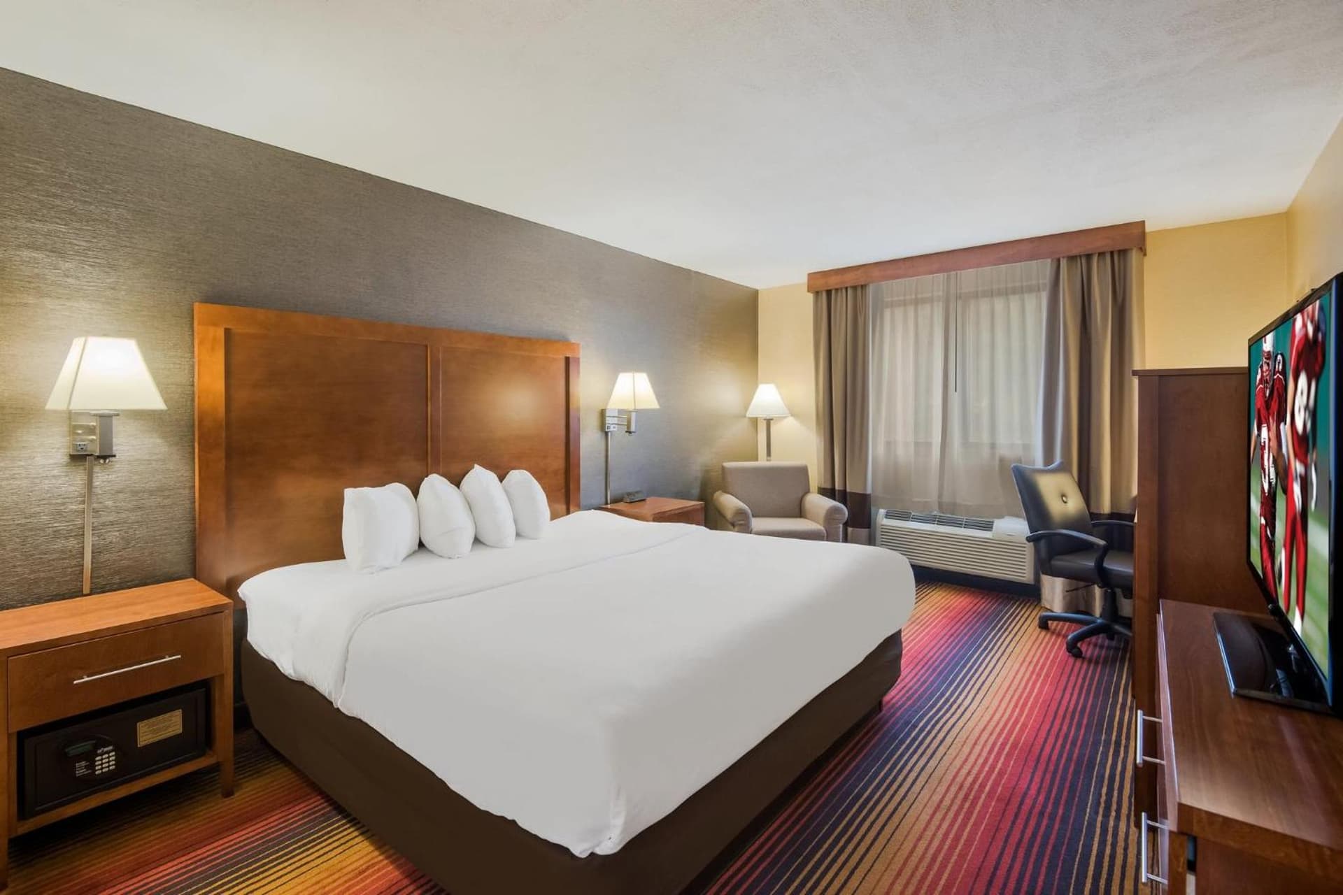 Red Roof Inn Fairfield property views in Fairfield — gallery photo 3