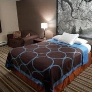 Super 8 by Wyndham Shelton interior in Shelton, WA — gallery photo 2