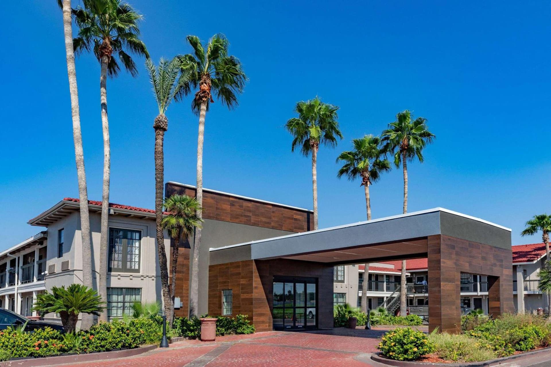 La Quinta Inn by Wyndham Laredo I-35 property views in Laredo, TX — gallery photo 3