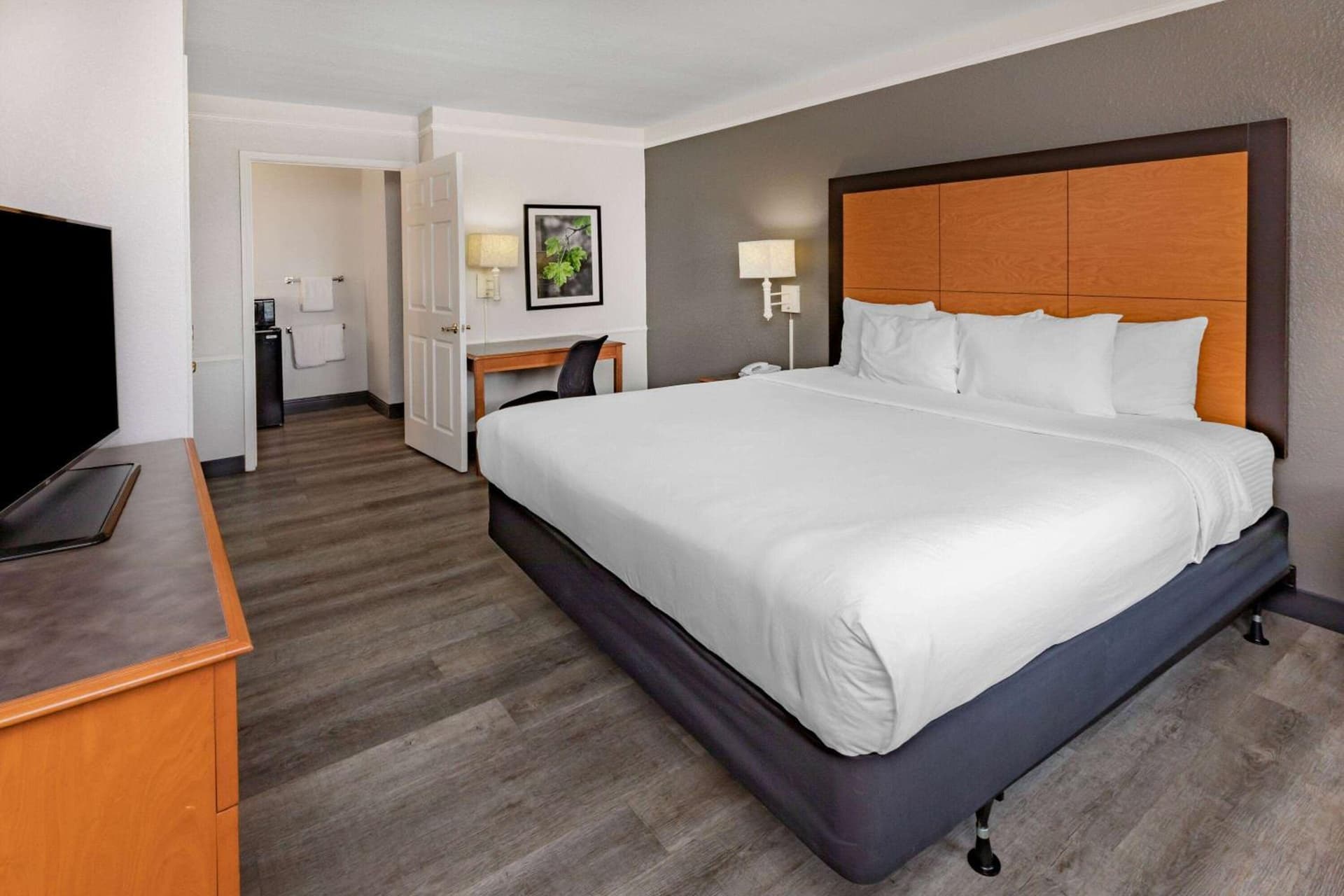 La Quinta Inn by Wyndham Laredo I-35 gallery photo in Laredo, TX — image 31