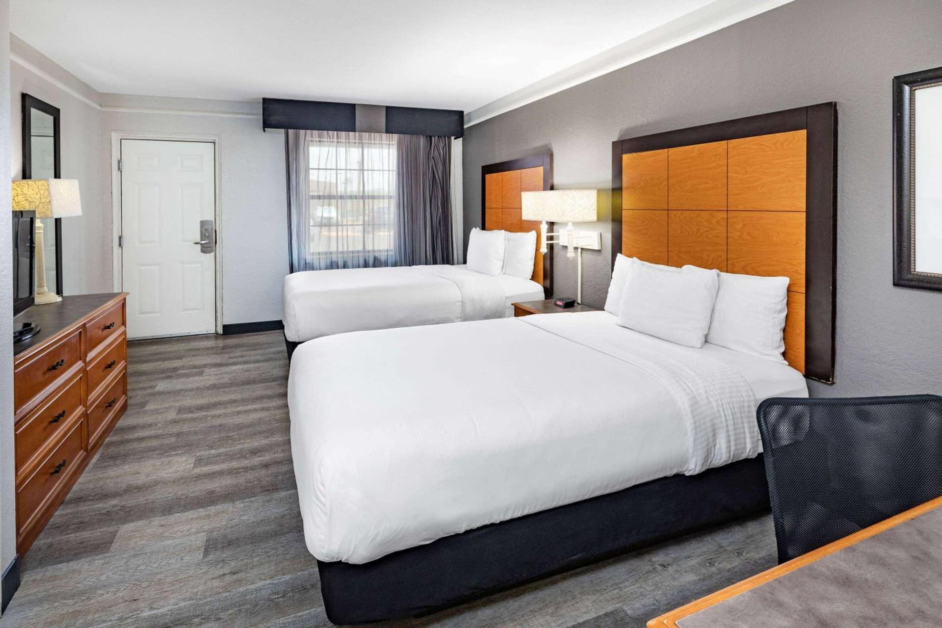 La Quinta Inn by Wyndham Laredo I-35 gallery photo in Laredo, TX — image 33