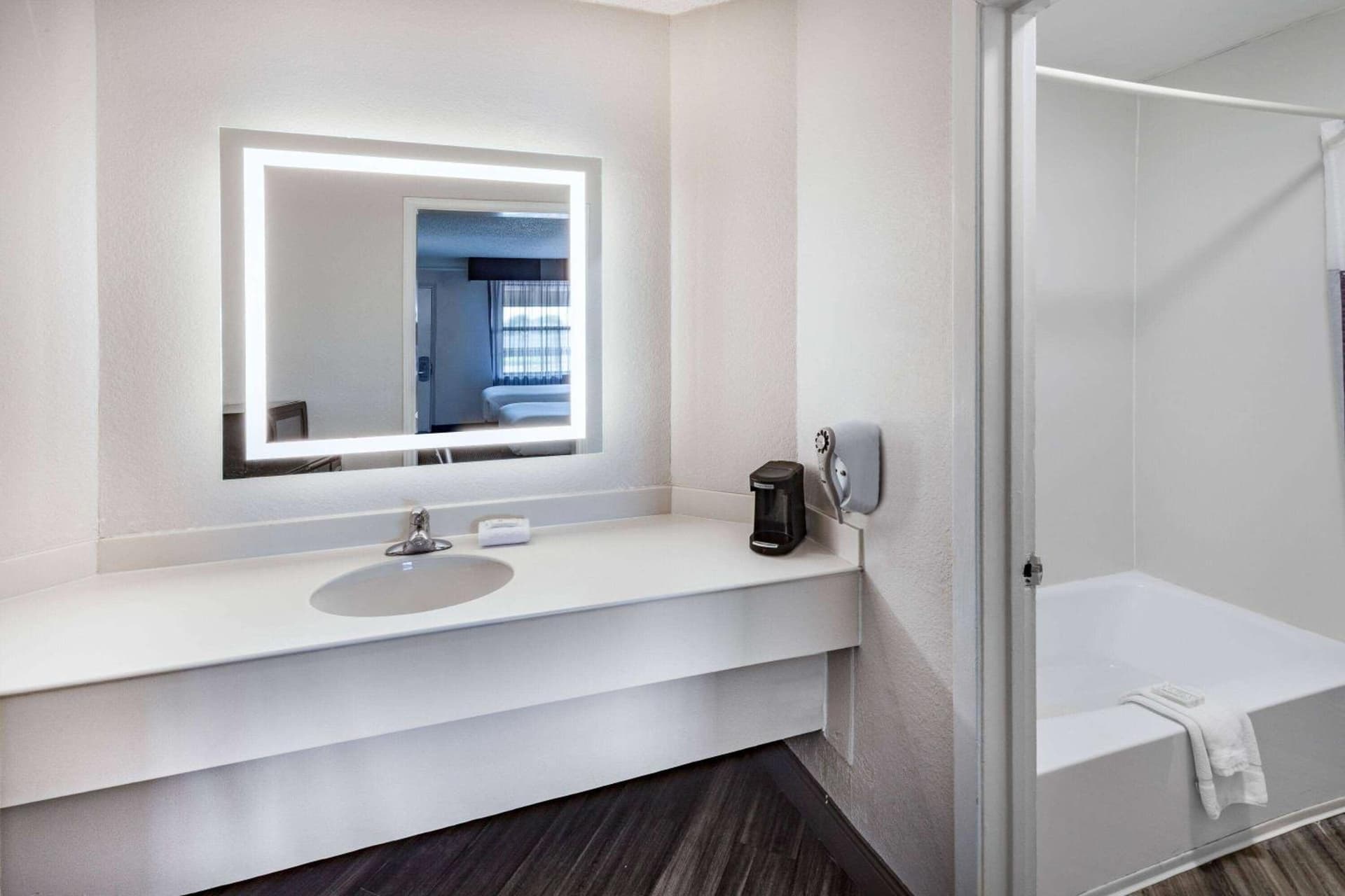 La Quinta Inn by Wyndham Laredo I-35 gallery photo in Laredo, TX — image 21