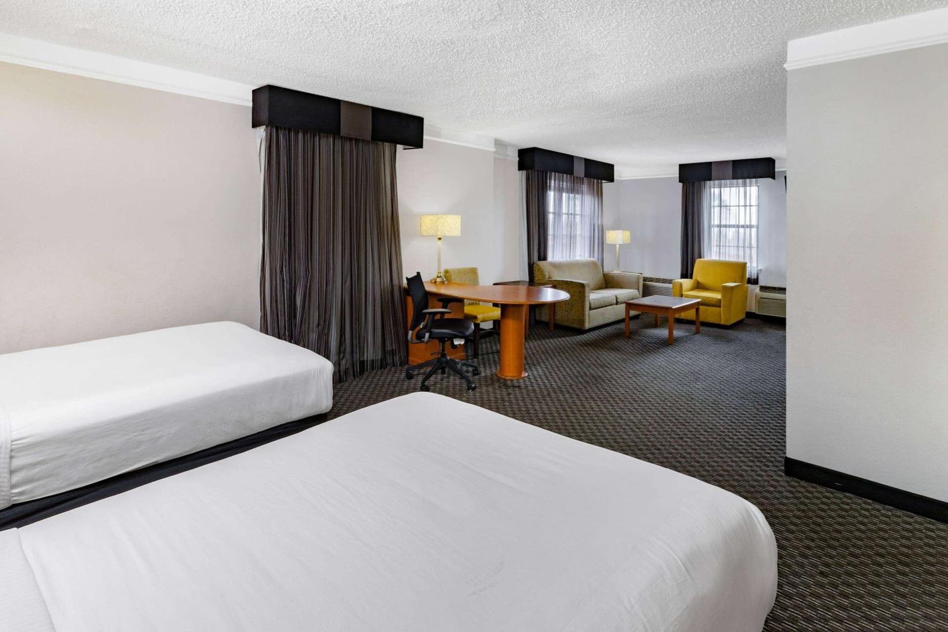 La Quinta Inn by Wyndham Laredo I-35 gallery photo in Laredo, TX — image 8