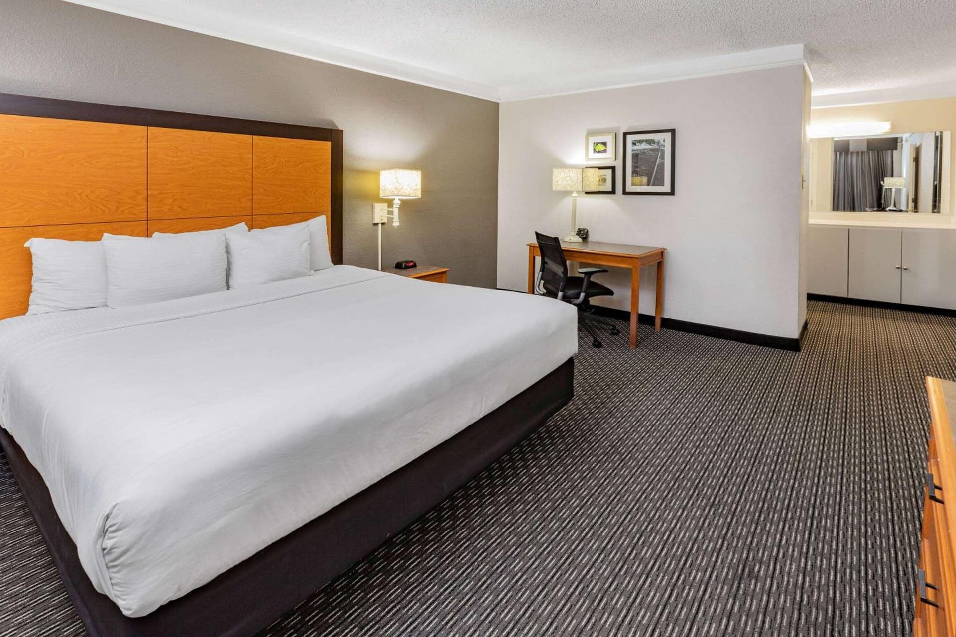 La Quinta Inn by Wyndham Laredo I-35 gallery photo in Laredo, TX — image 11