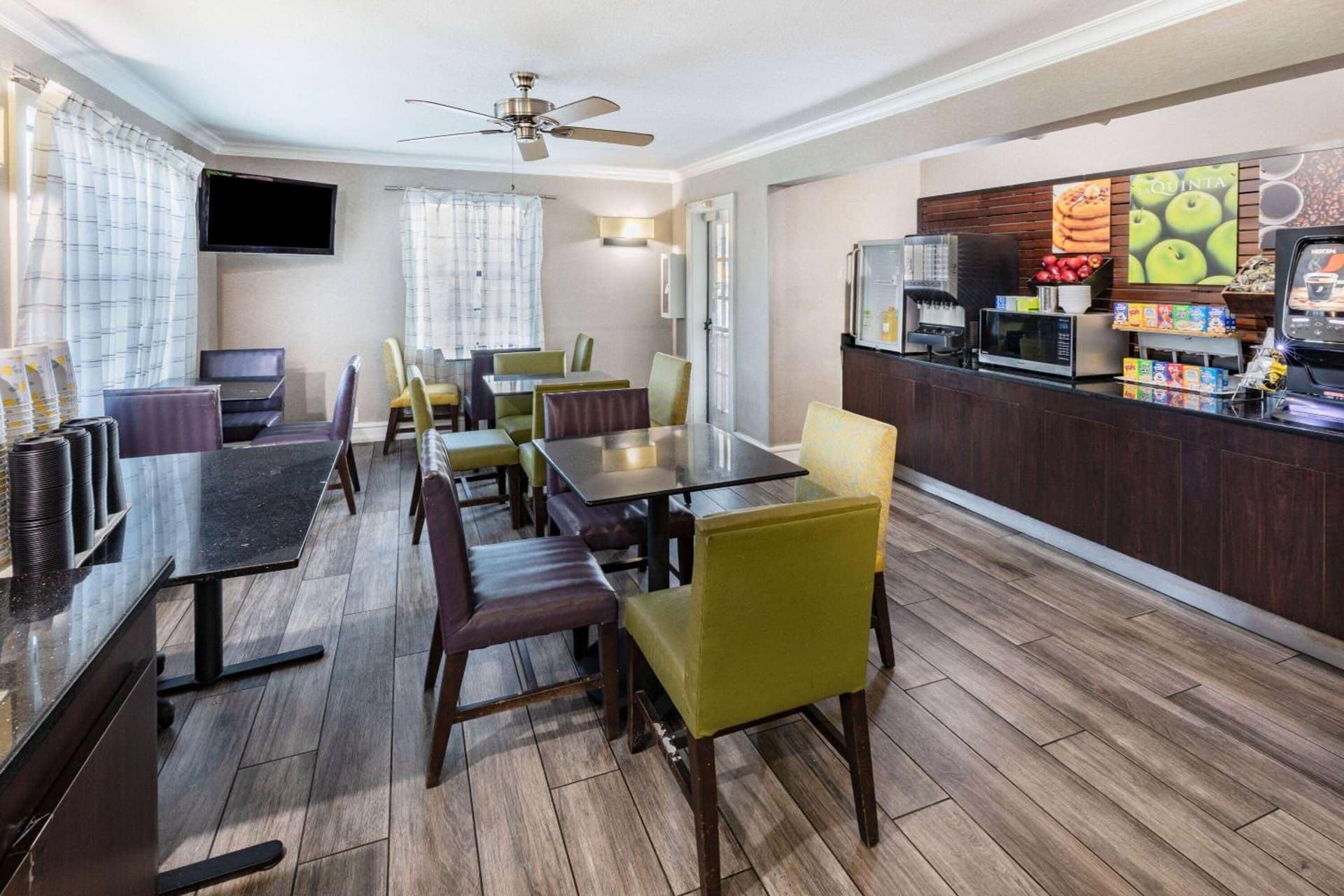 La Quinta Inn by Wyndham Laredo I-35 gallery photo in Laredo, TX — image 27