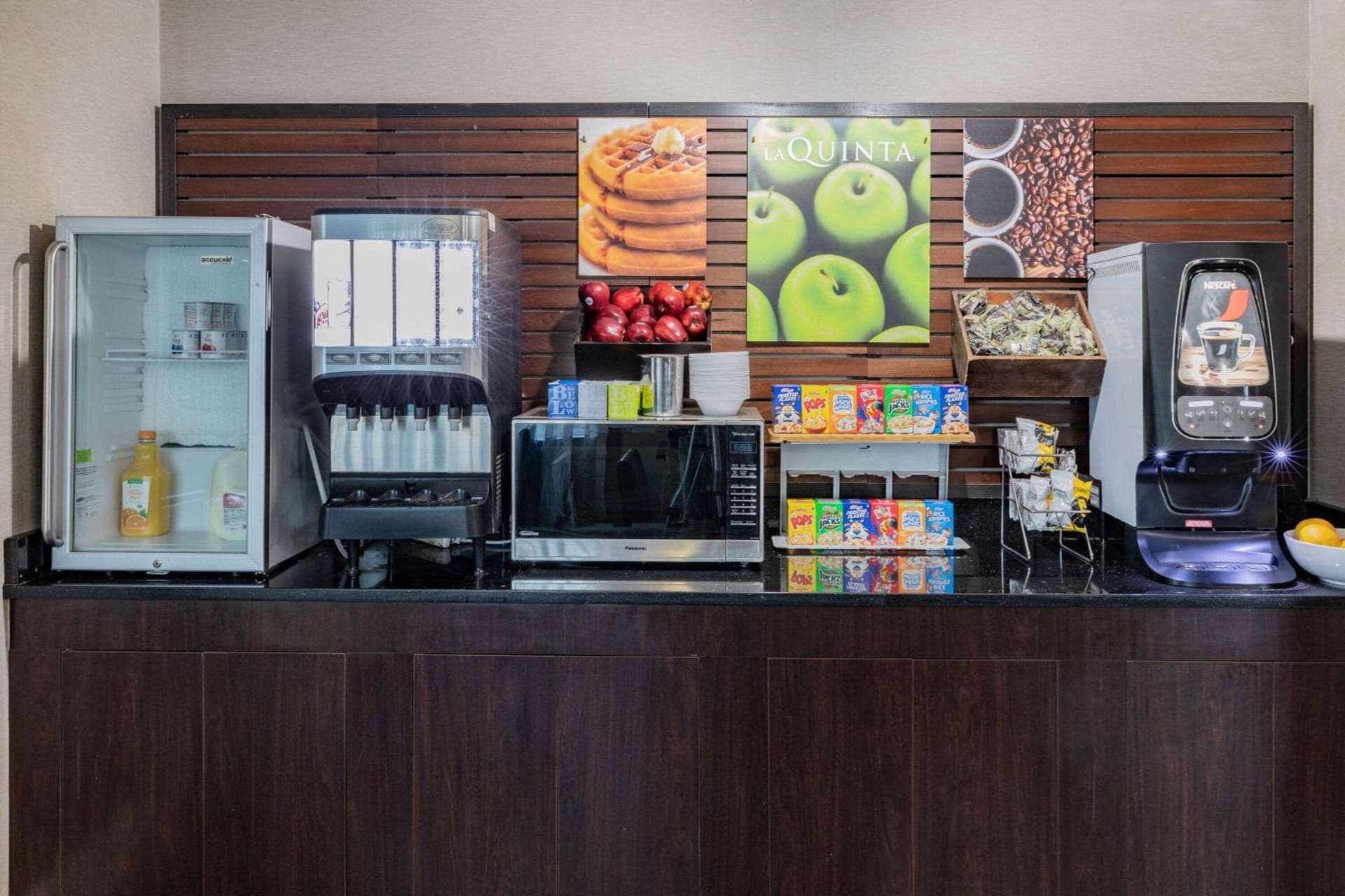 La Quinta Inn by Wyndham Laredo I-35 gallery photo in Laredo, TX — image 28